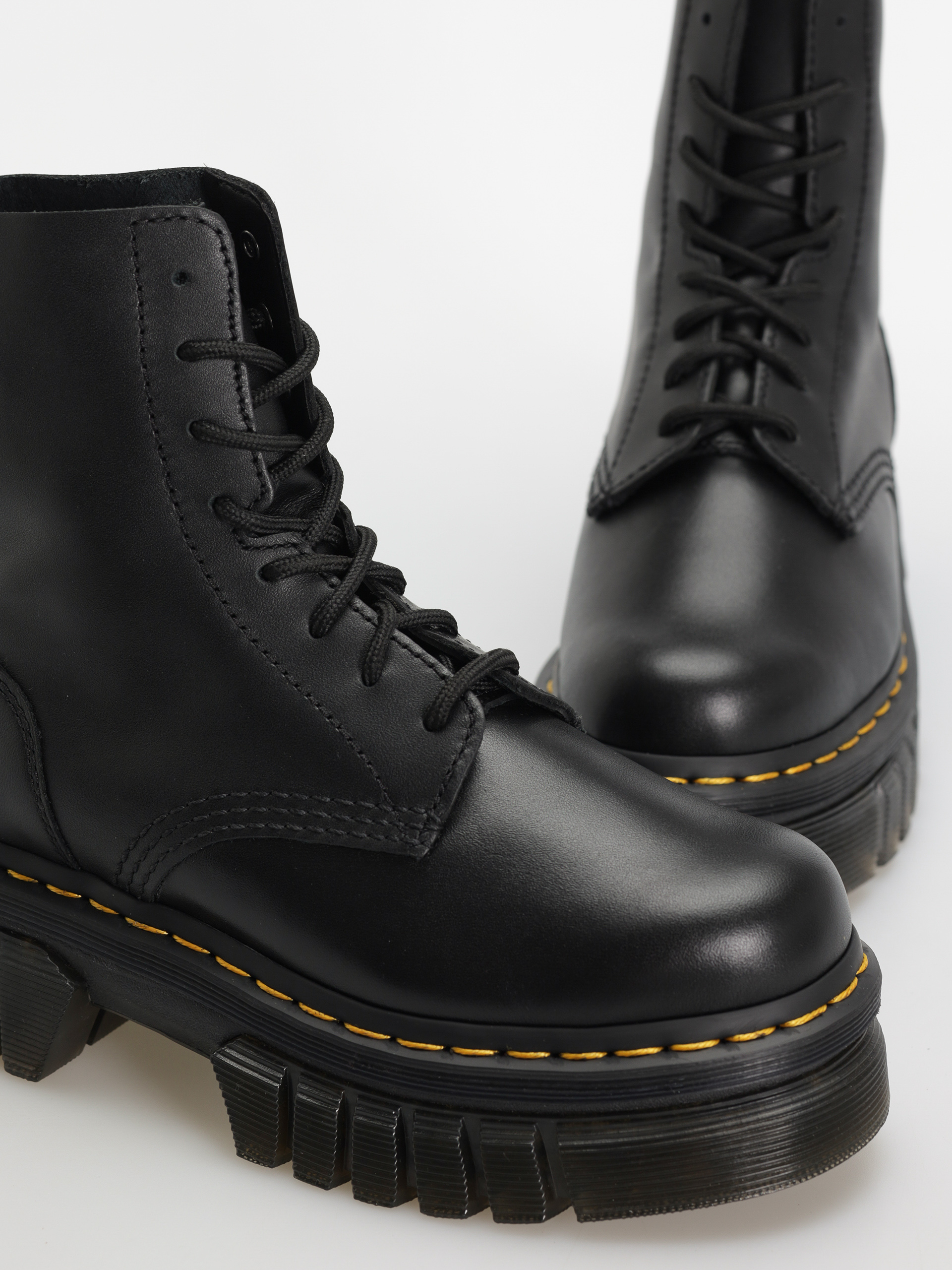 Topánky Dr. Martens Audrick 8i Boot Wmn (black nappa lux)