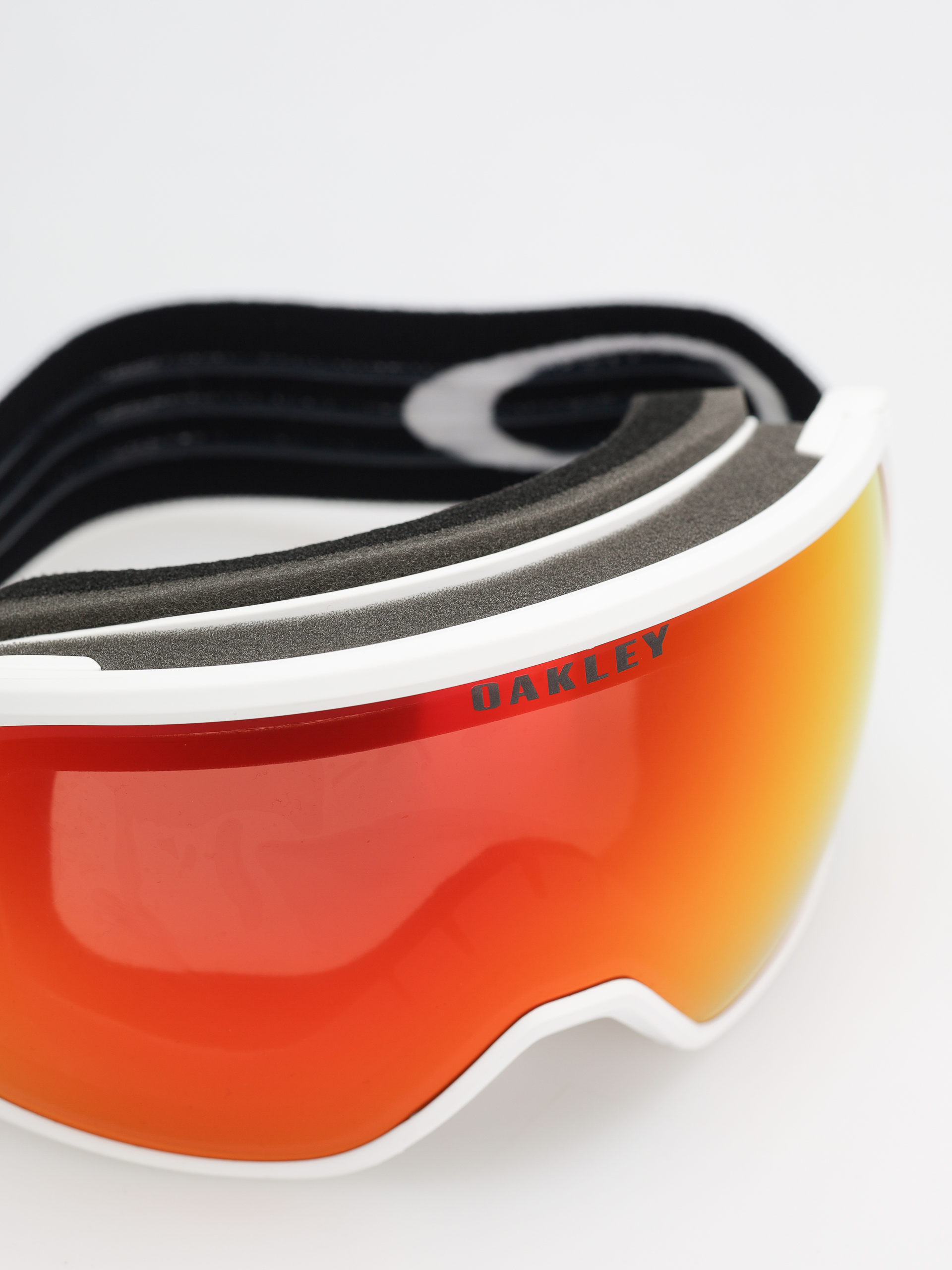 Snowboardové okuliare Oakley Flight Tracker S JR (matte white/prizm snow torch iridium)
