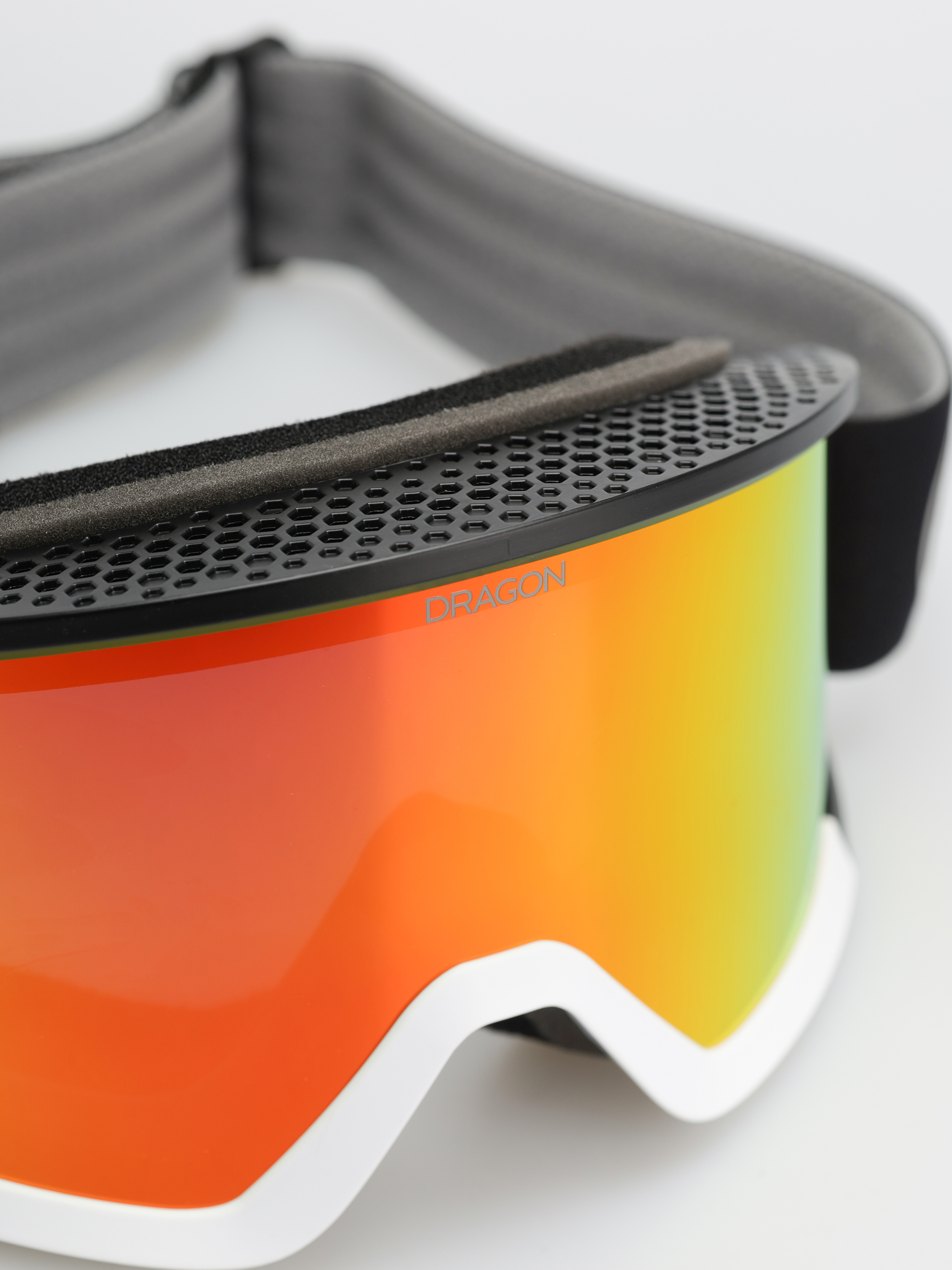 Snowboardové okuliare Dragon DX3 PLUS OTG (nouveaublack/lumalens red ion+lumalens dark smoke)