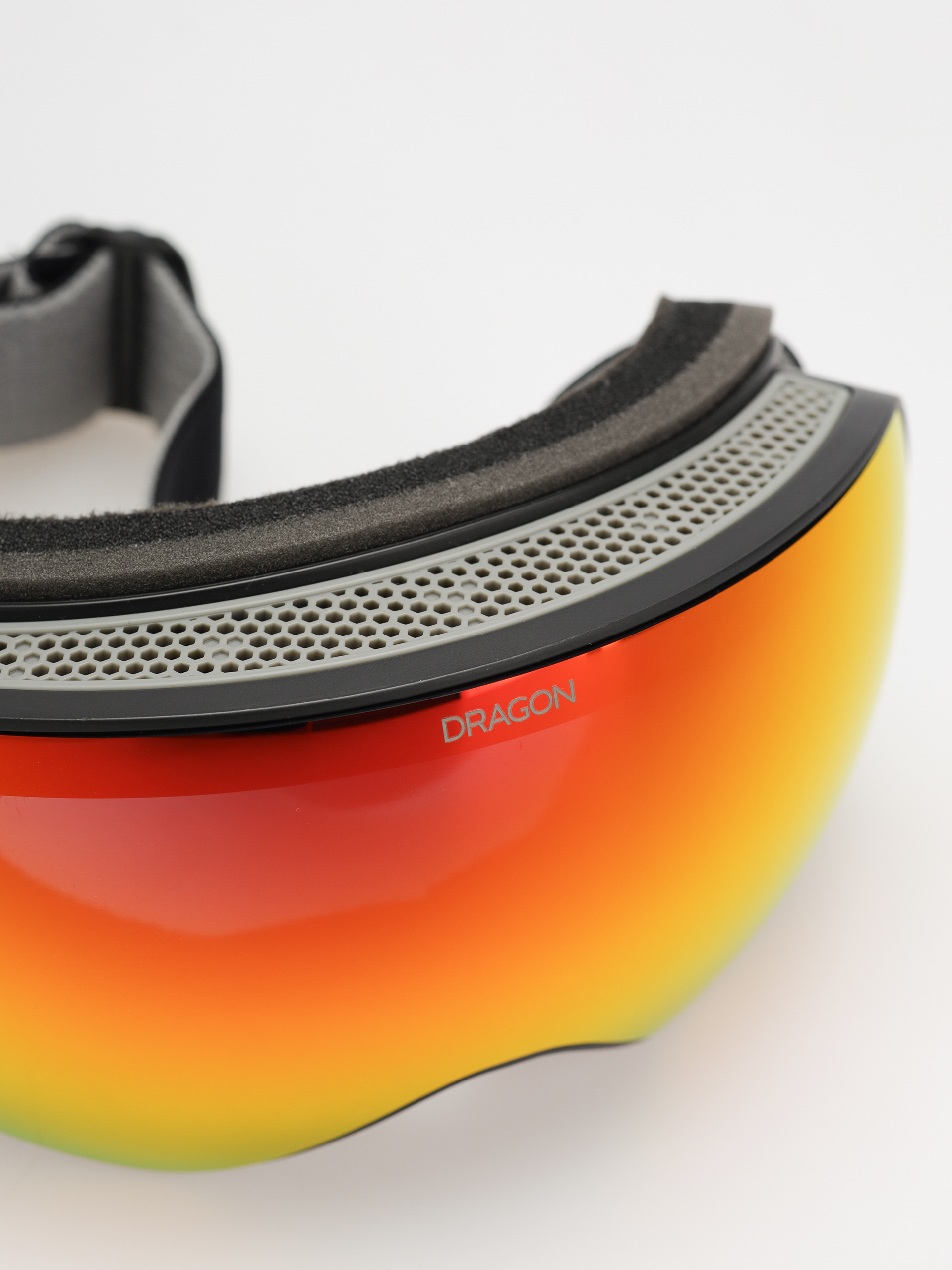 Snowboardové okuliare Dragon X2S (nouveaublack/lumalens red ion+lumalens light rose)