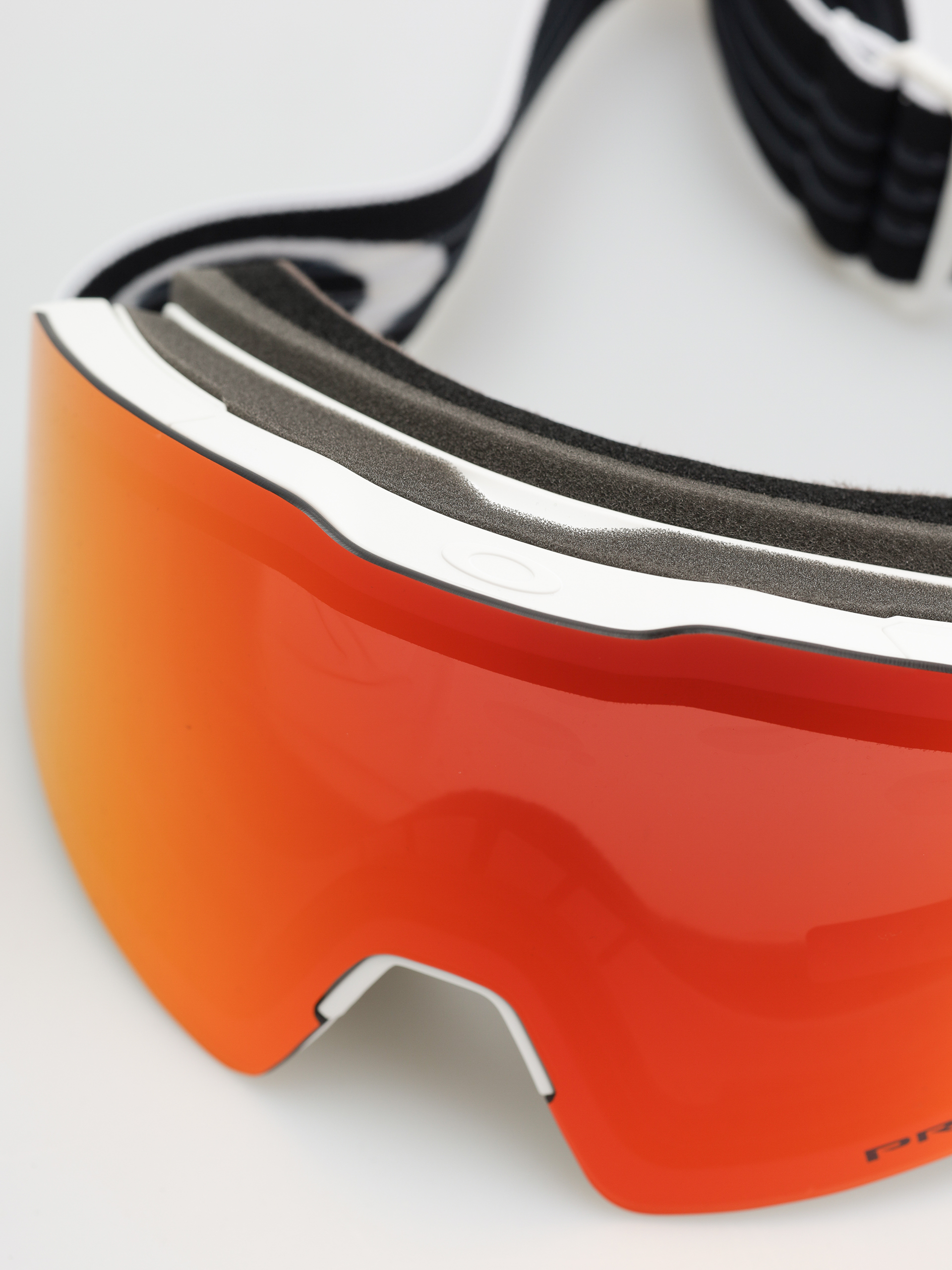 Snowboardové okuliare Oakley Fall Line M (matte white/prizm snow torch iridium)