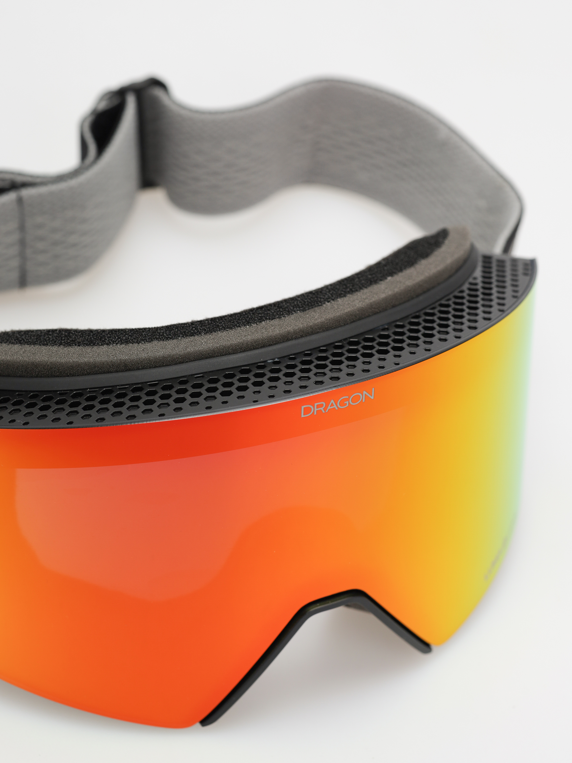 Snowboardové okuliare Dragon RVX MAG OTG (nouveaublack/lumalens red ion+lumalens light rose)