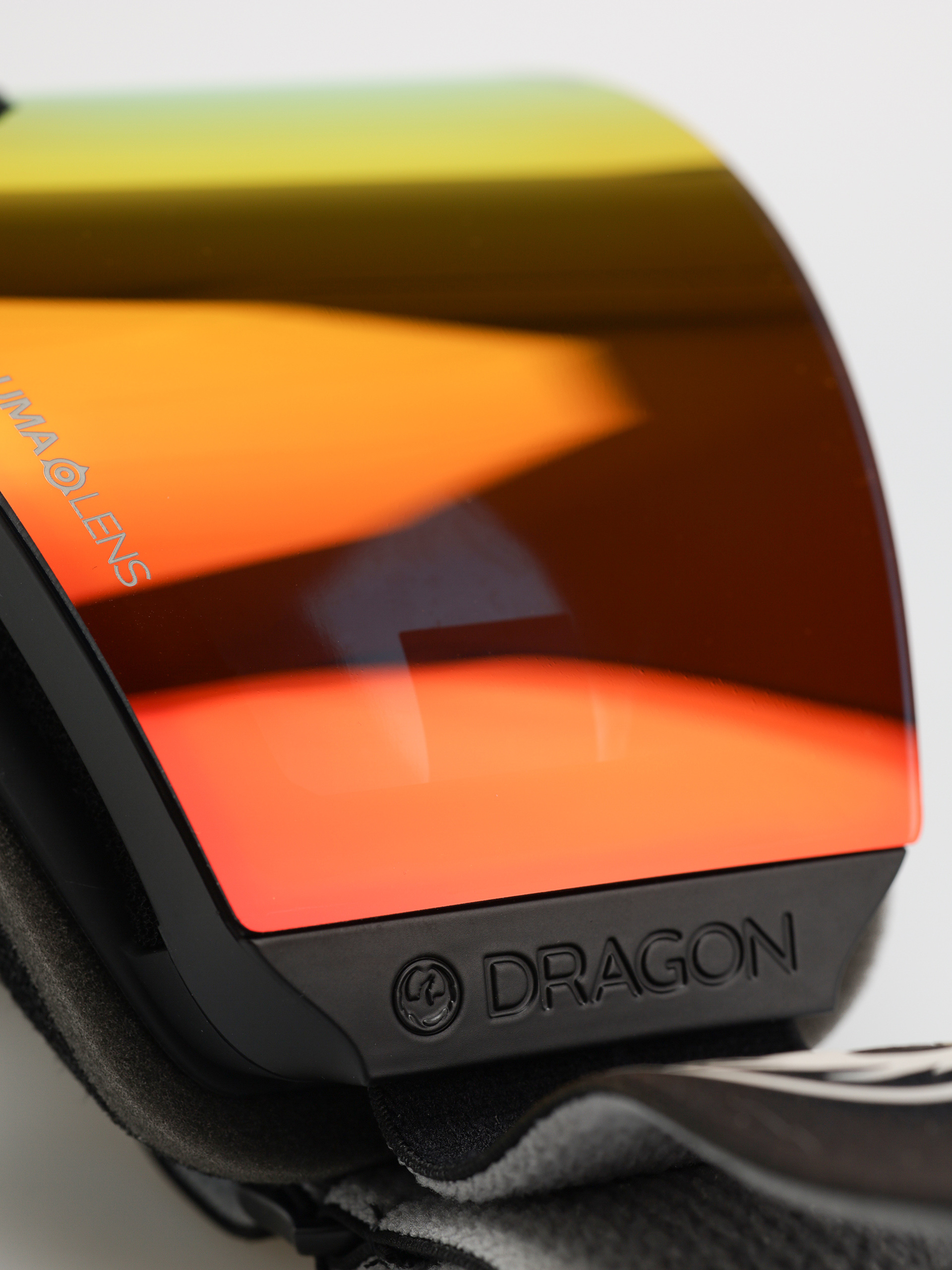 Snowboardové okuliare Dragon RVX MAG OTG (nouveaublack/lumalens red ion+lumalens light rose)