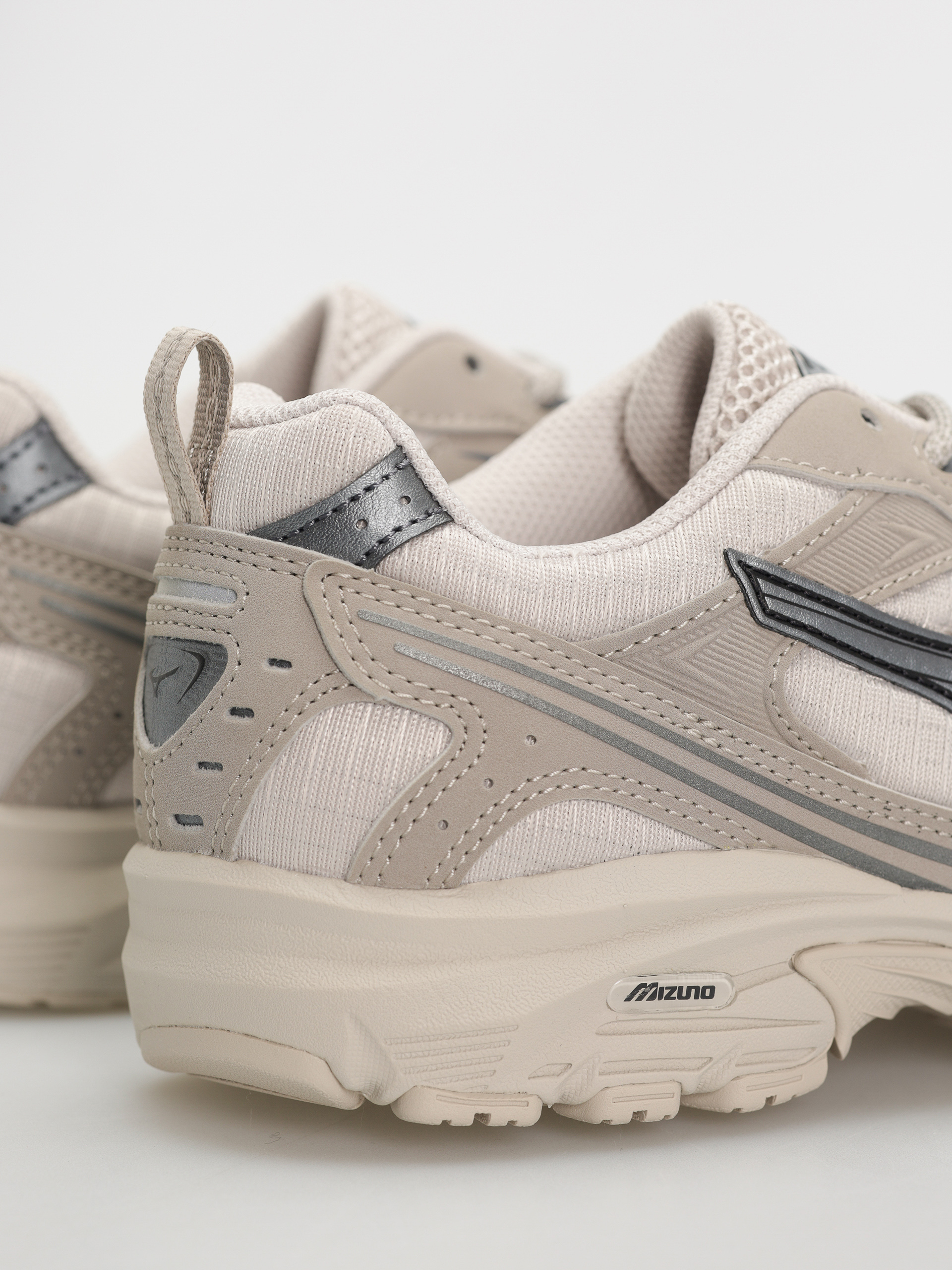 Topánky Mizuno MXR Tech (silver cloud/metallic gray/vintage khaki)