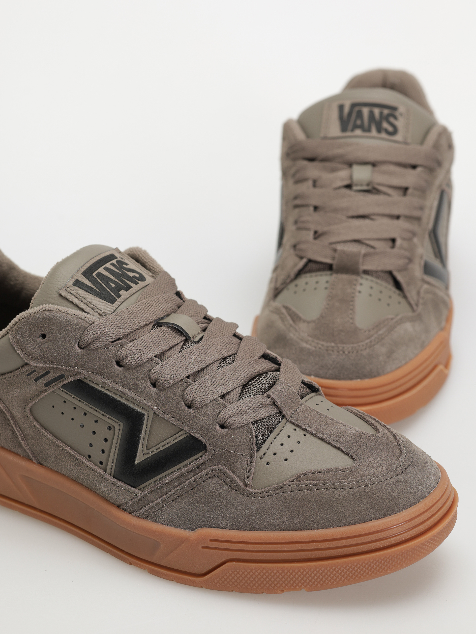 Topánky Vans Upland (suede bungee cord)