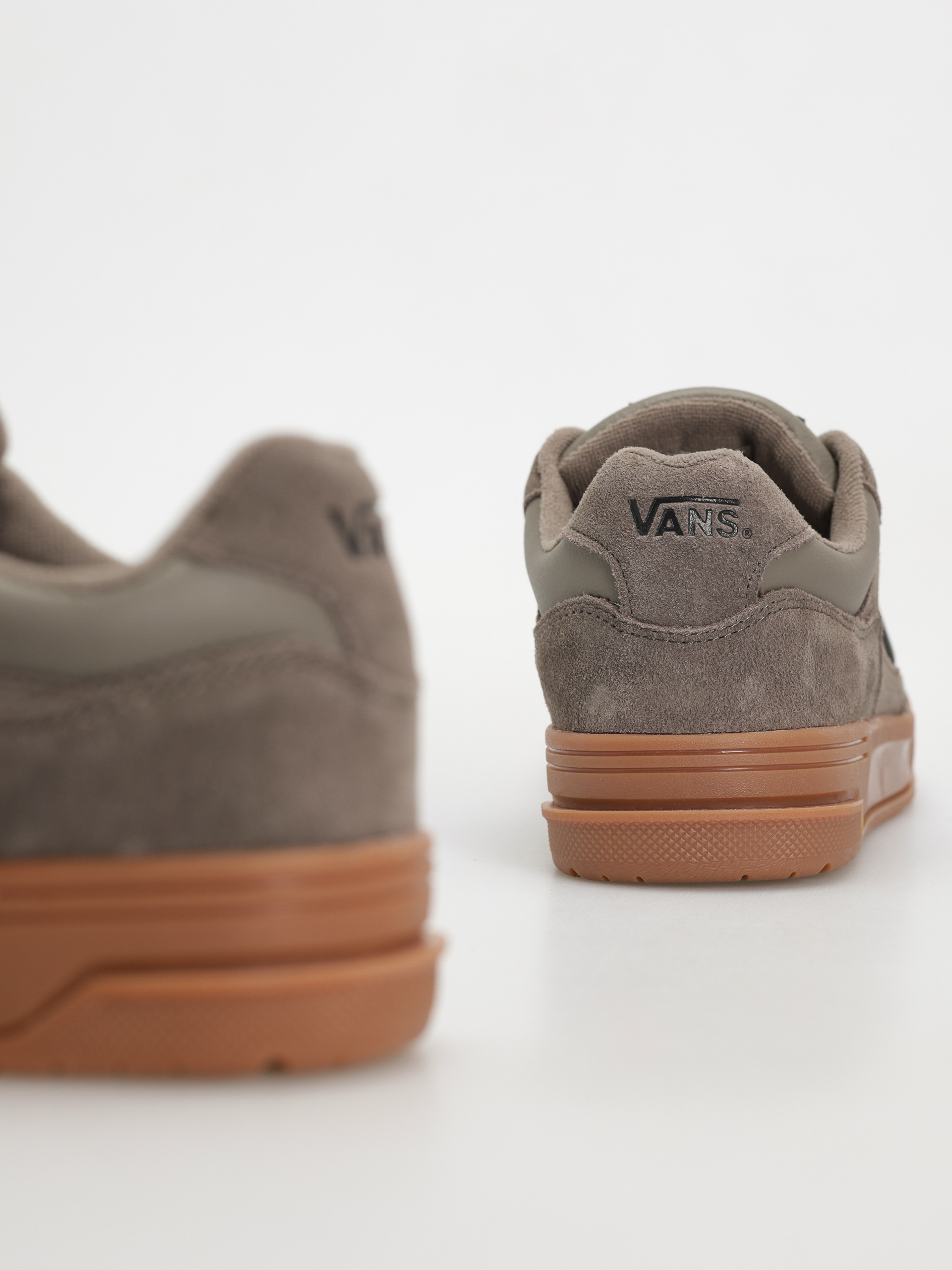 Topánky Vans Upland (suede bungee cord)