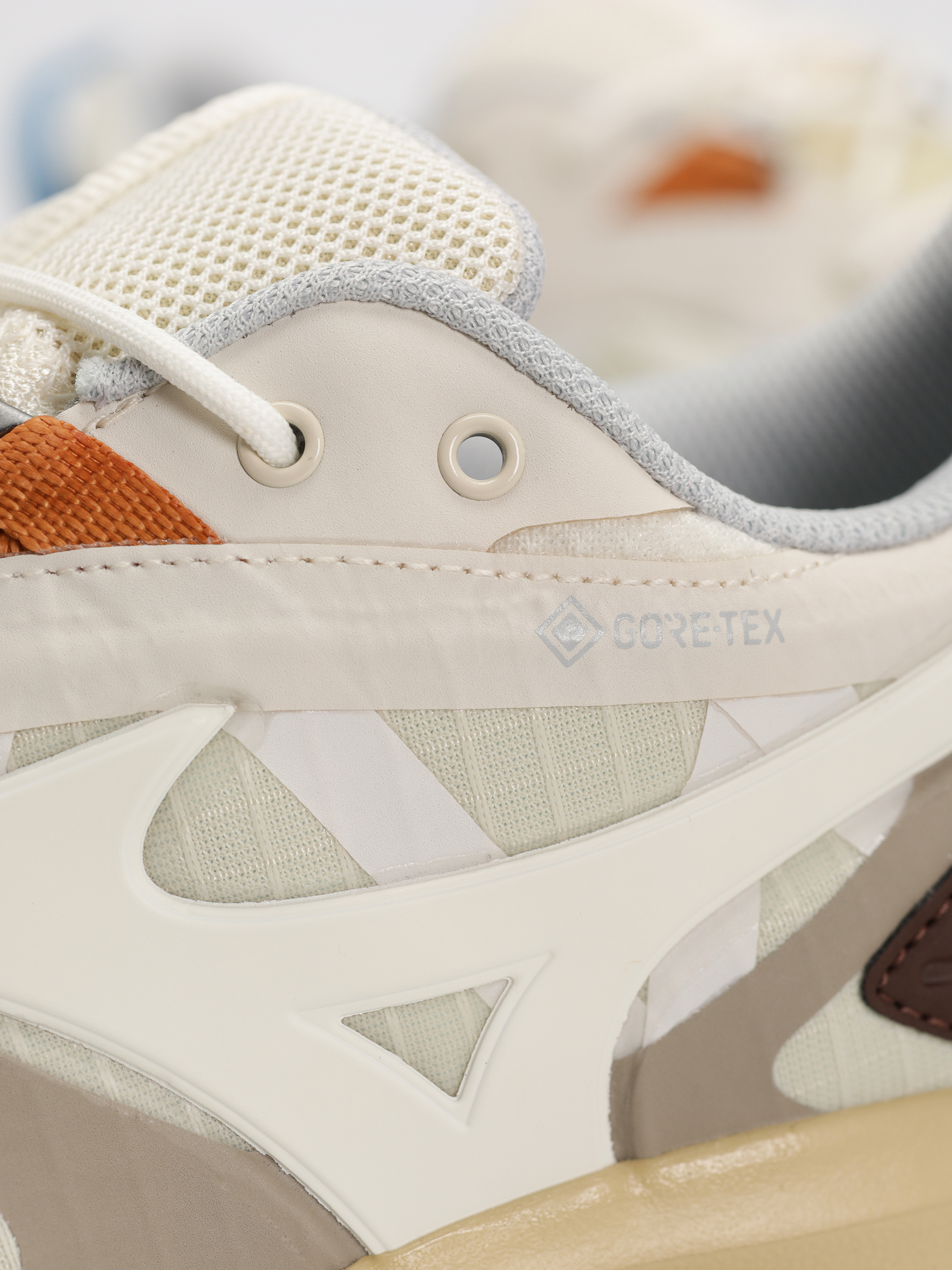 Topánky Mizuno Wave Mujin TL GTX (summer sand/pristine/chicory coffee)