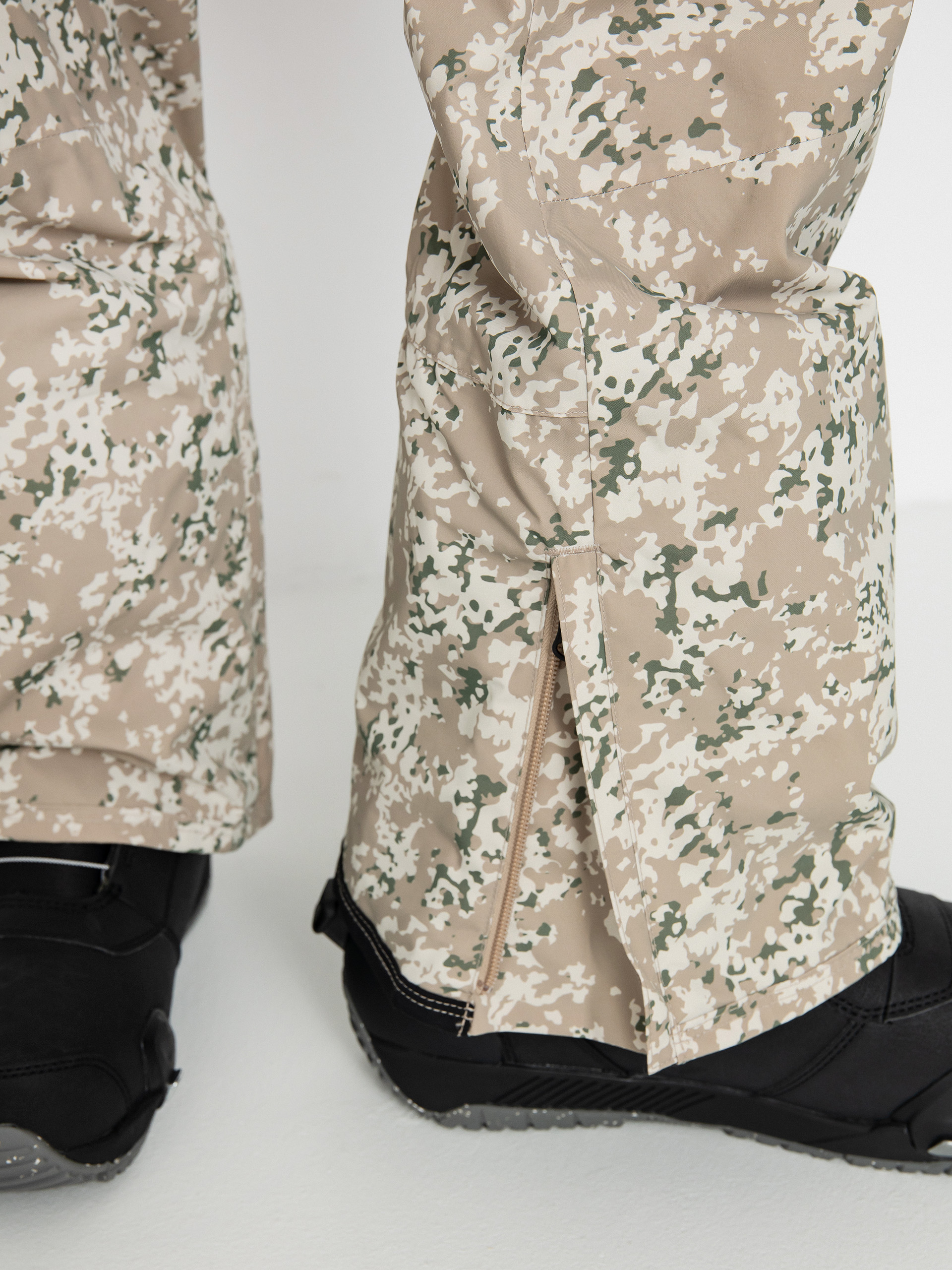 Pánske Snowboardové nohavice Burton Covert 2.0 (snowfall camo)