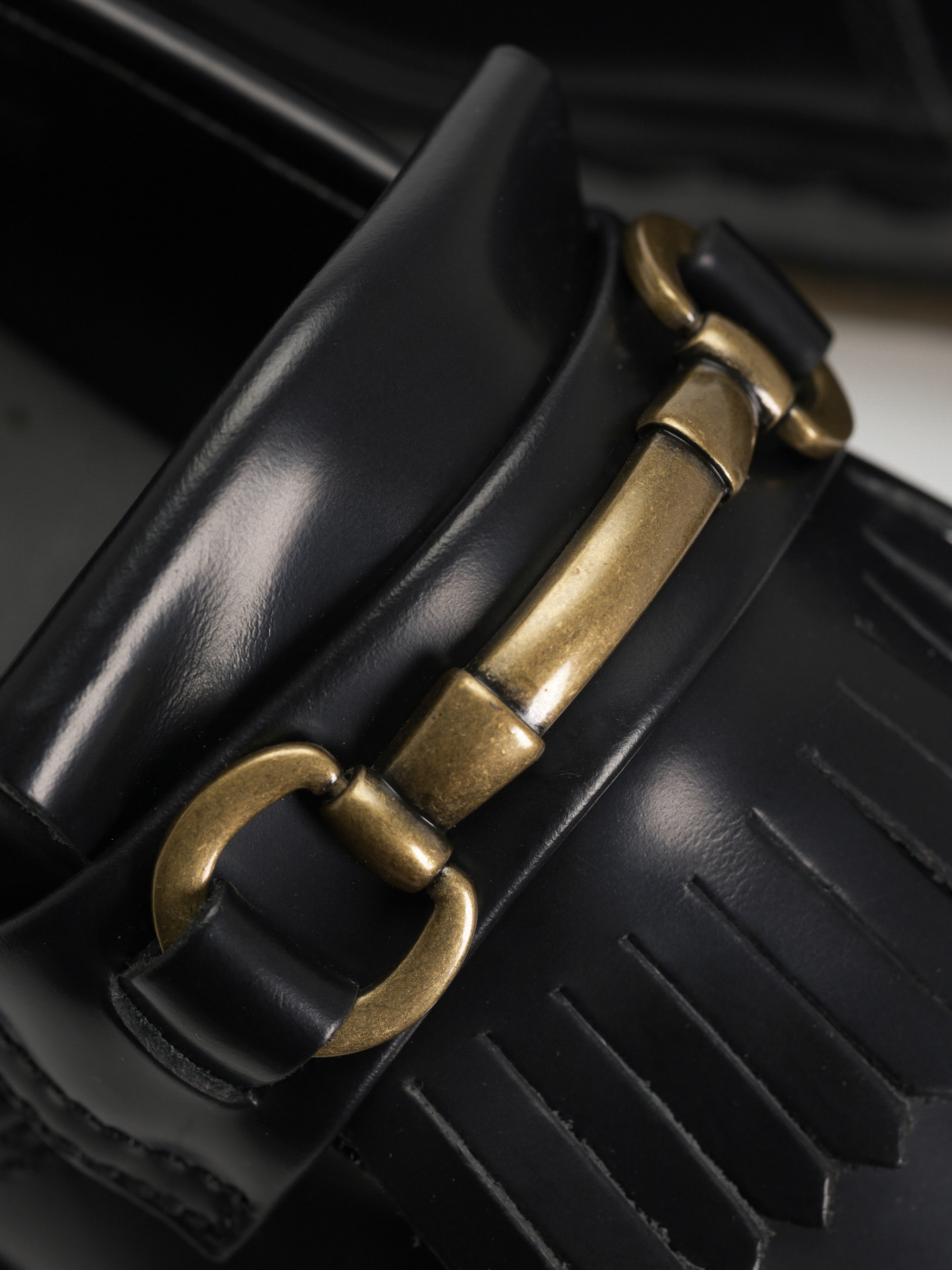Topánky Dr. Martens Adrian Snaffle Wmn (black polished smooth)