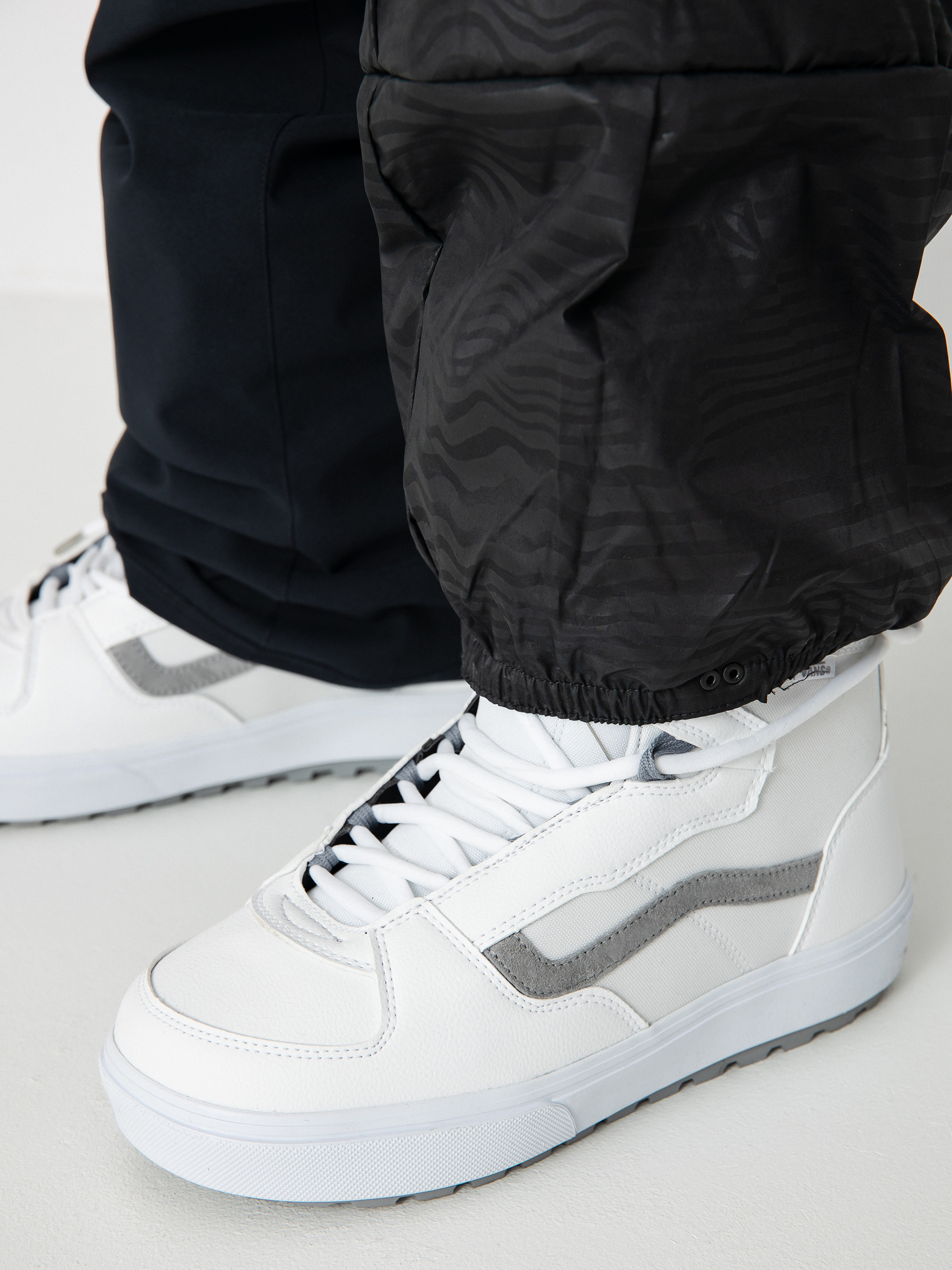 Pánske Snowboardové nohavice Volcom Freakin Snow Chino (black)