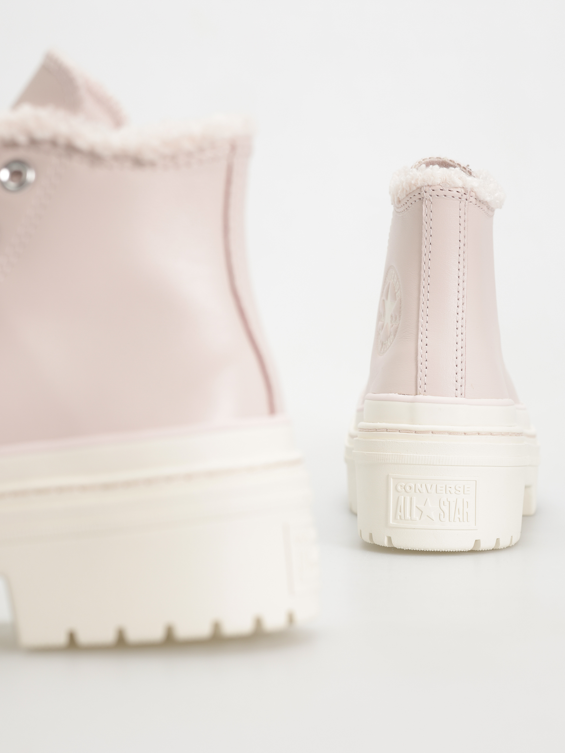Topánky Converse Chuck Taylor All Star Lugged Heel Sherpa Wmn (blush hush/egret/egret)