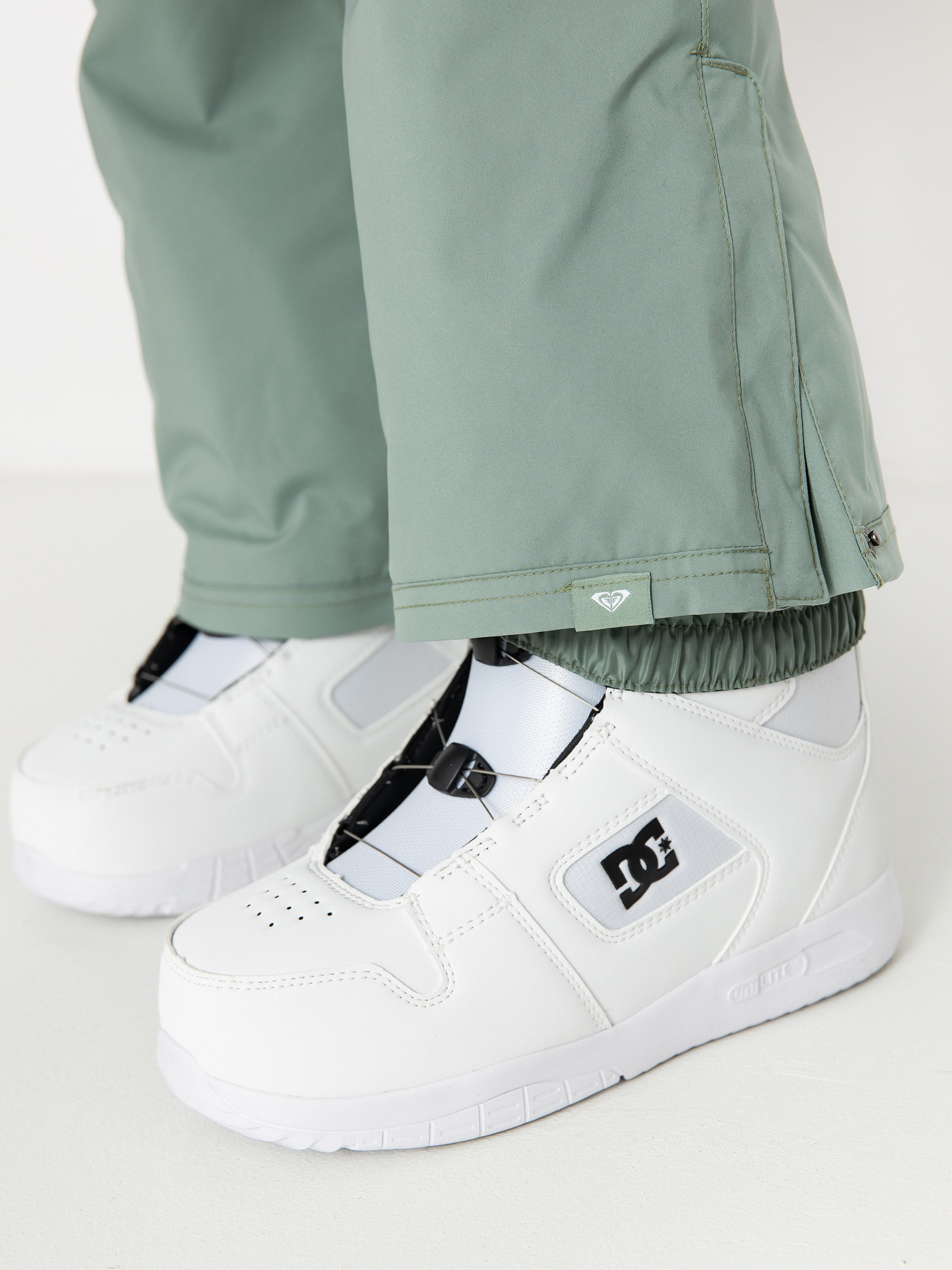 Dámske Snowboardové nohavice Roxy Backyard (lily pad)