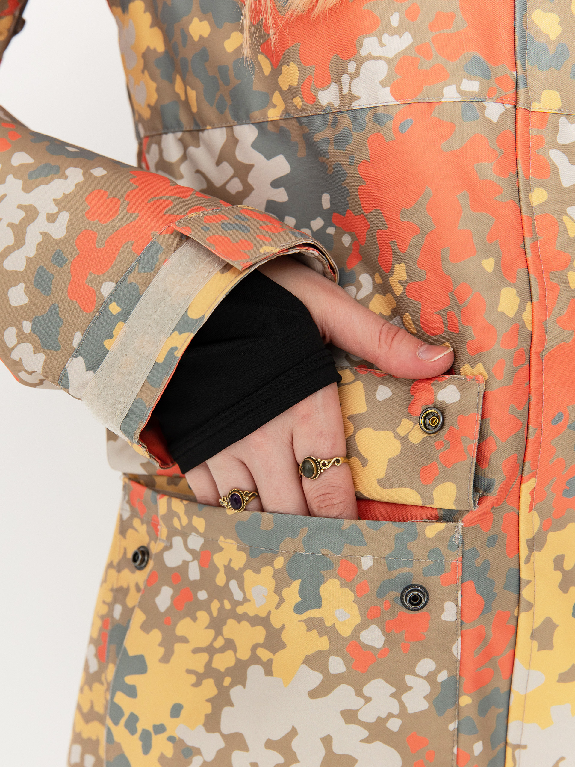 Dámska Snowboardová bunda DC Cruiser (fractal coral)