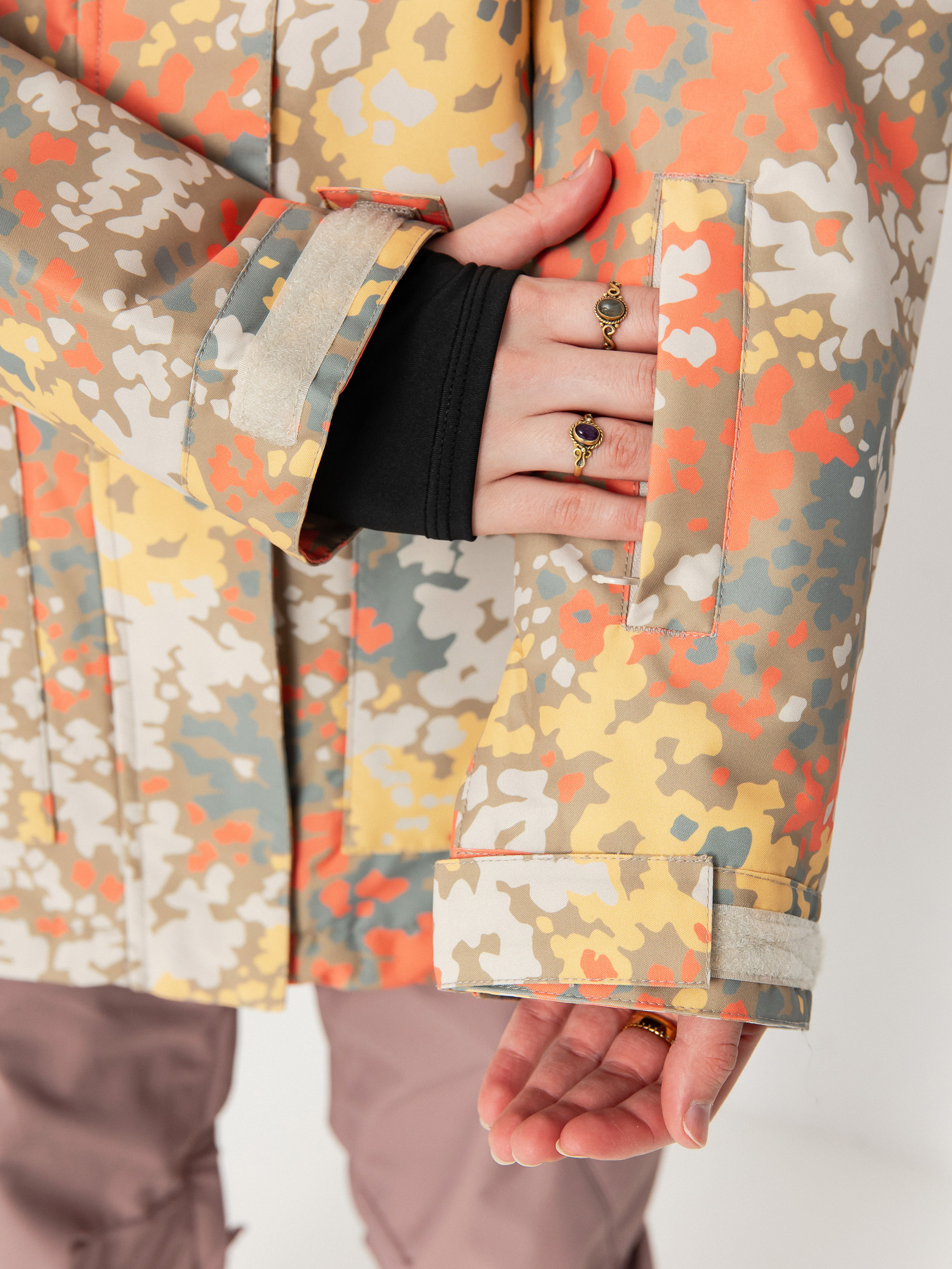 Dámska Snowboardová bunda DC Cruiser (fractal coral)