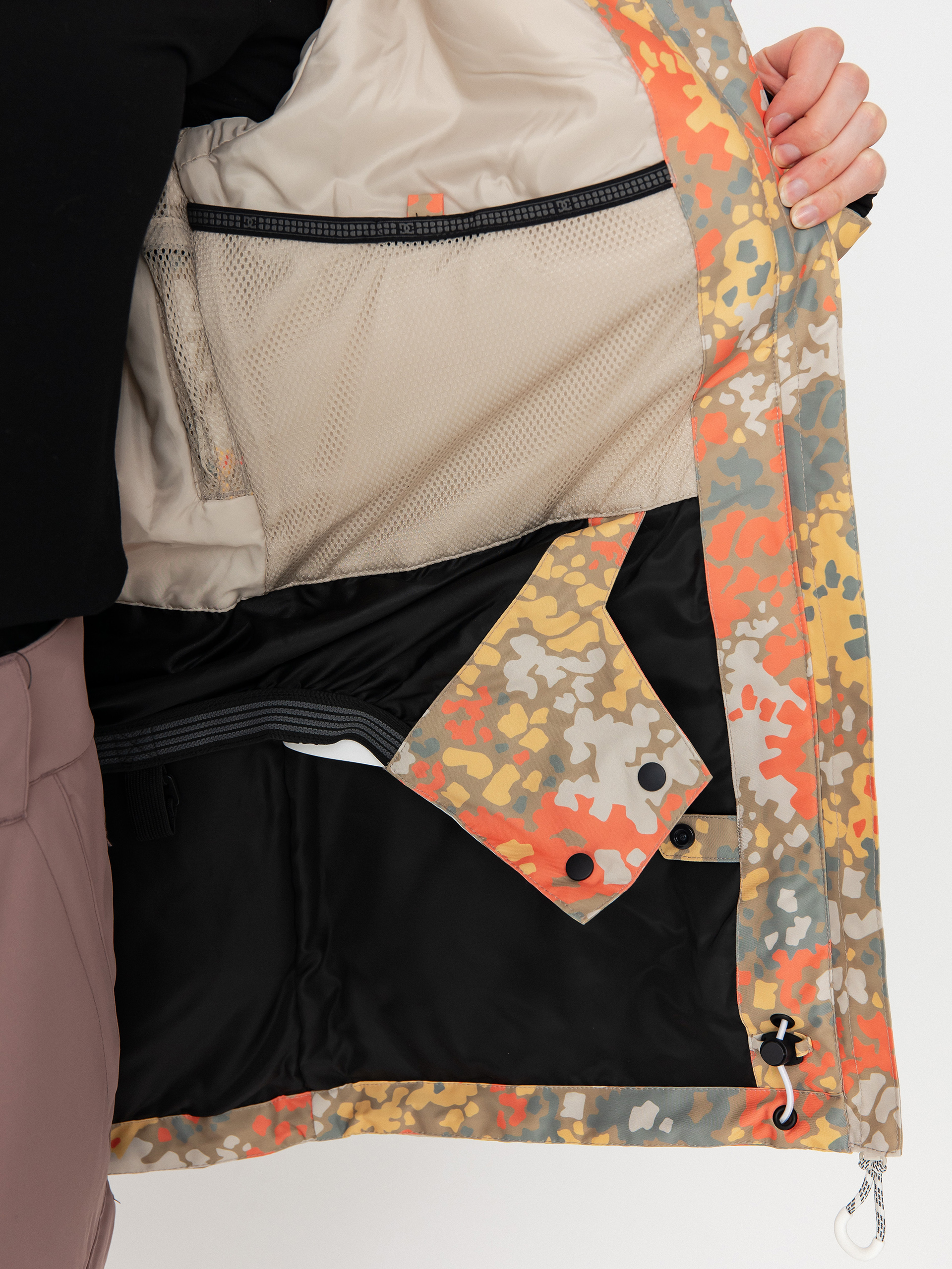 Dámska Snowboardová bunda DC Cruiser (fractal coral)