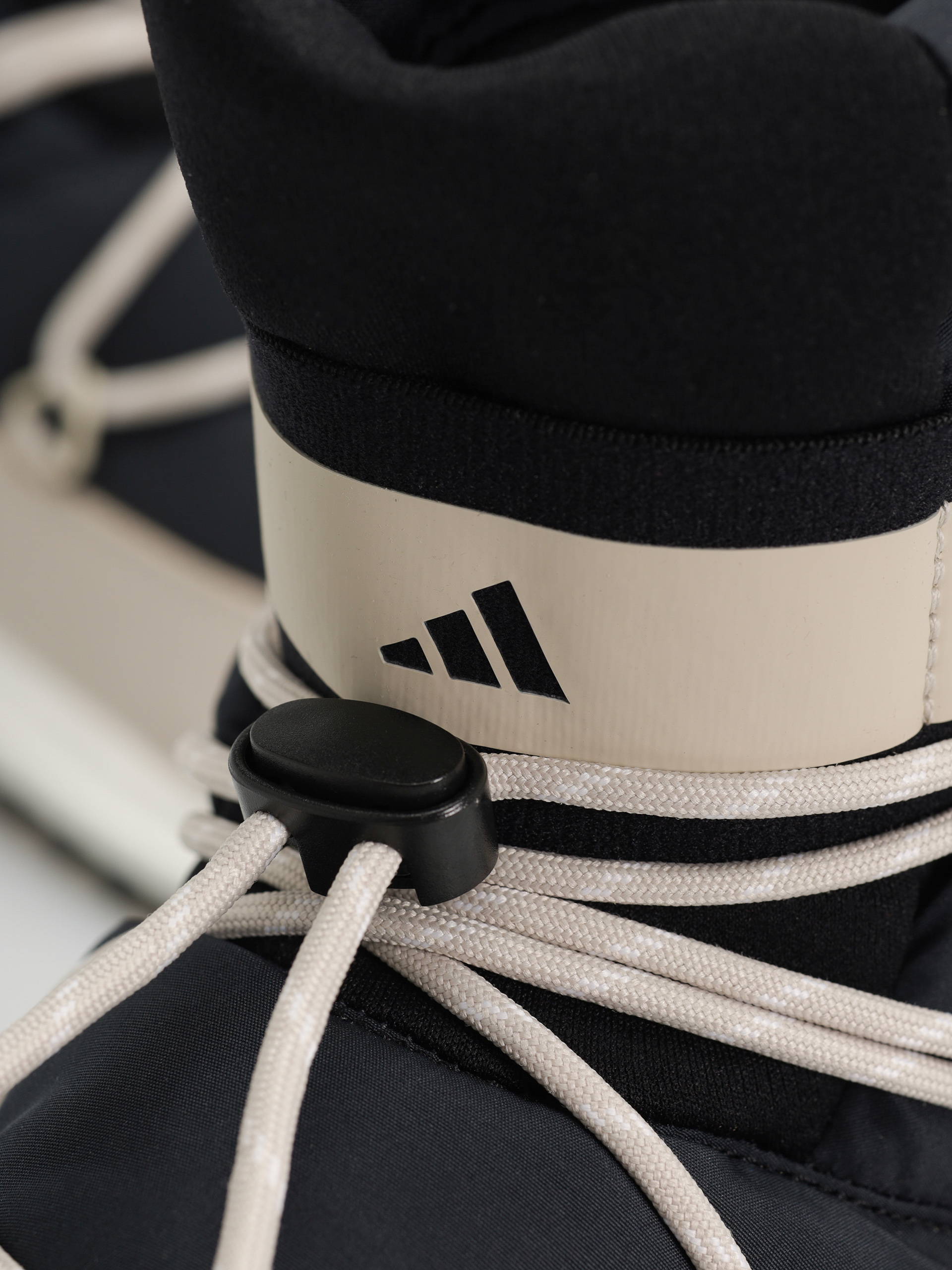 Topánky adidas Originals Moonboost High (cblack/cblack/cbrown)