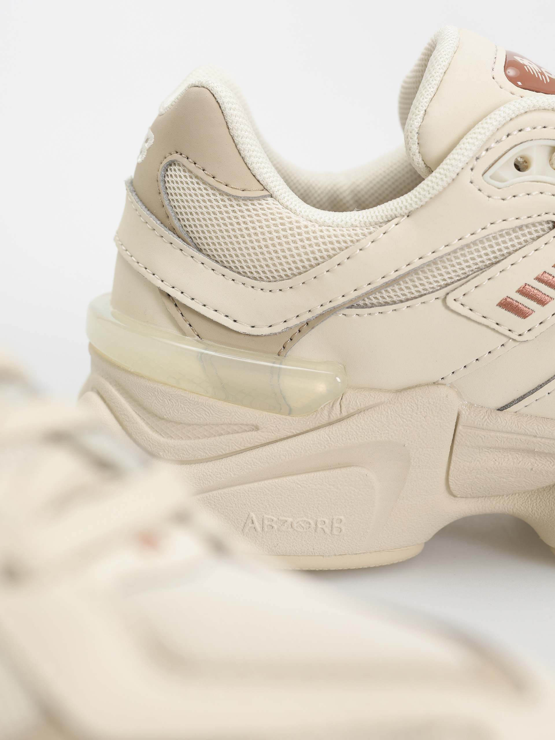 Topánky New Balance 9060 JR (bone)