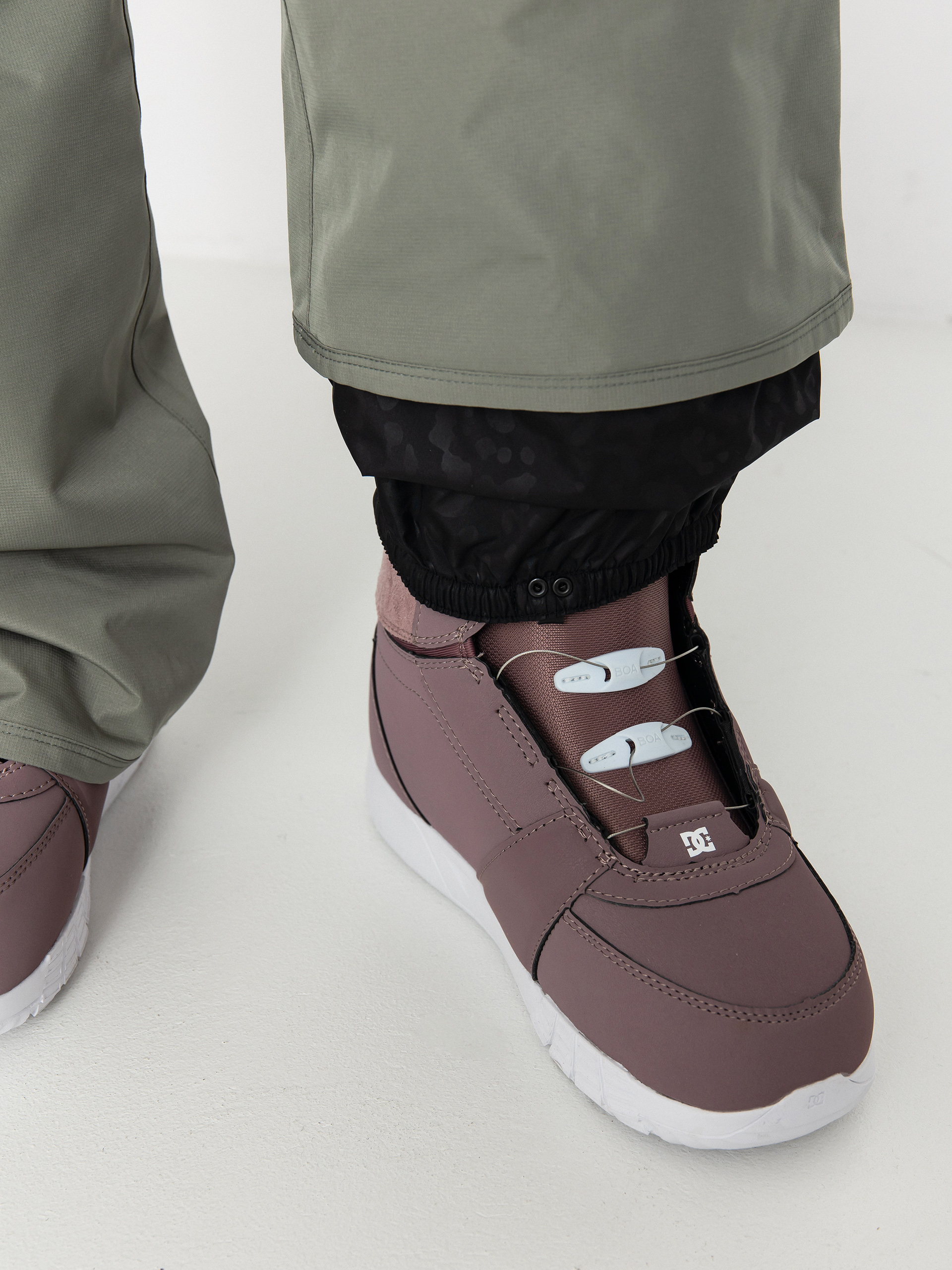 Dámske Snowboardové nohavice Volcom Bridger Ins (lichen green)