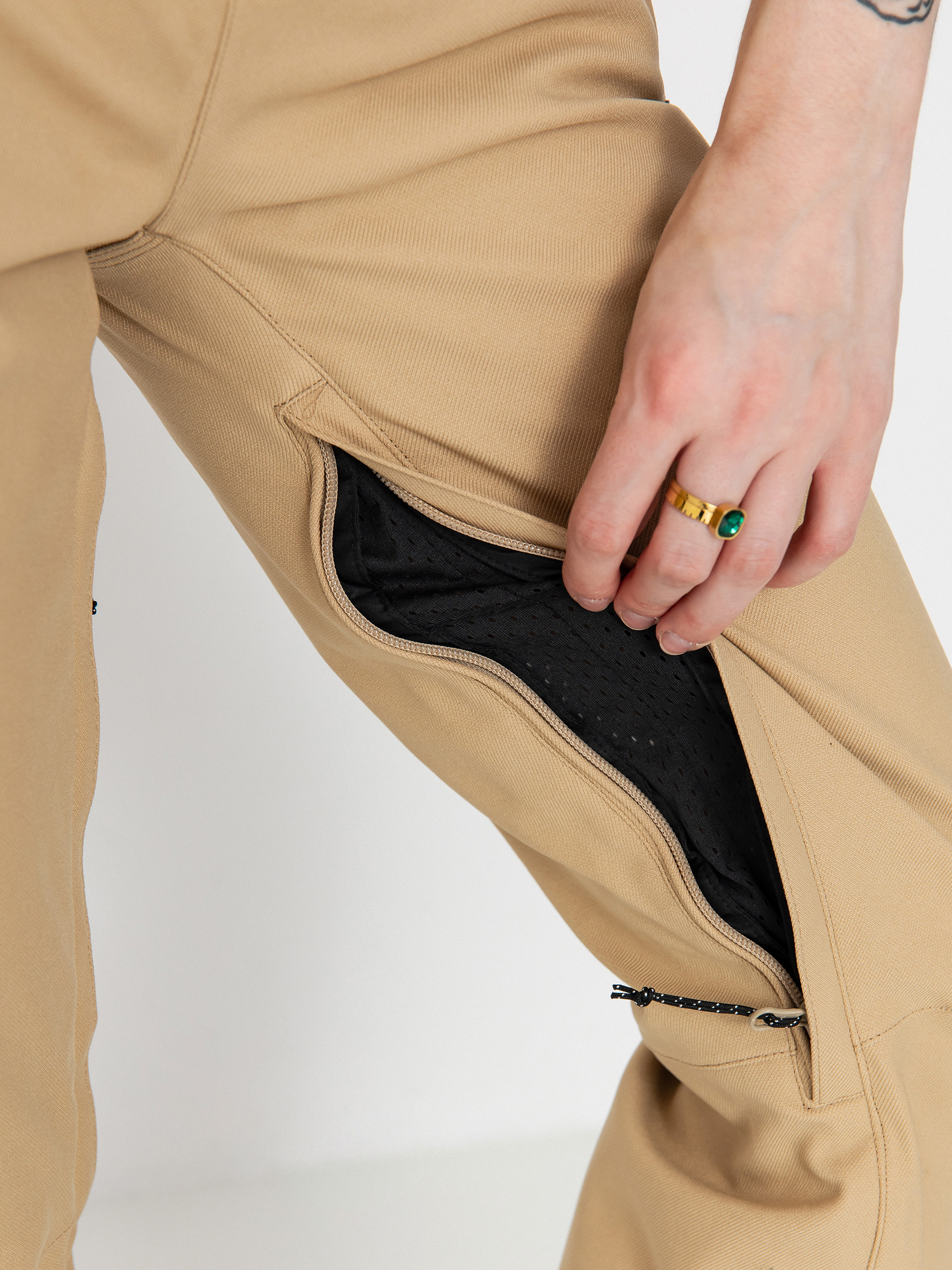 Dámske Snowboardové nohavice Volcom Genus Stretch (sand)