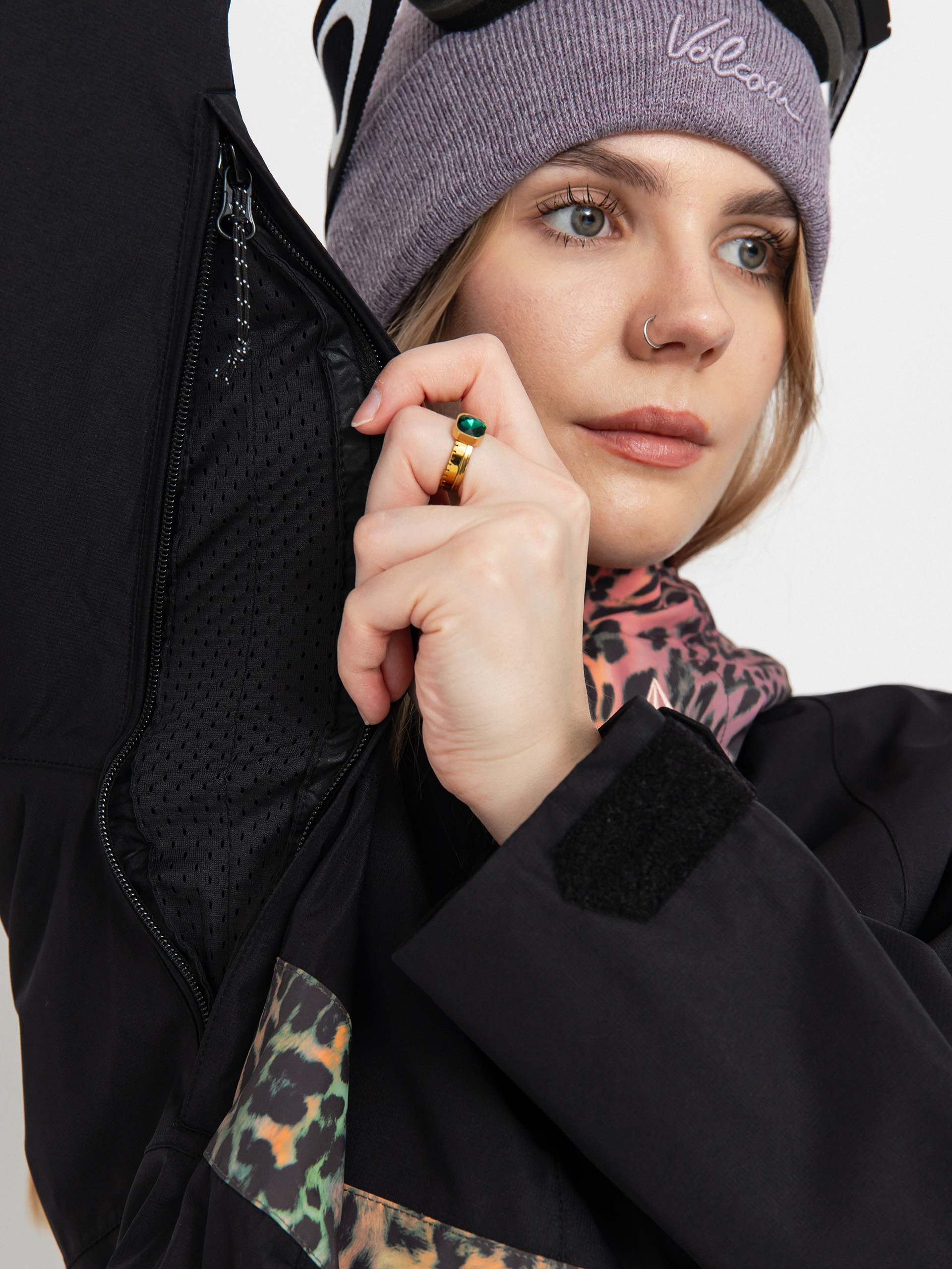 Dámska Snowboardová bunda Volcom Ashfield Pullover (black)