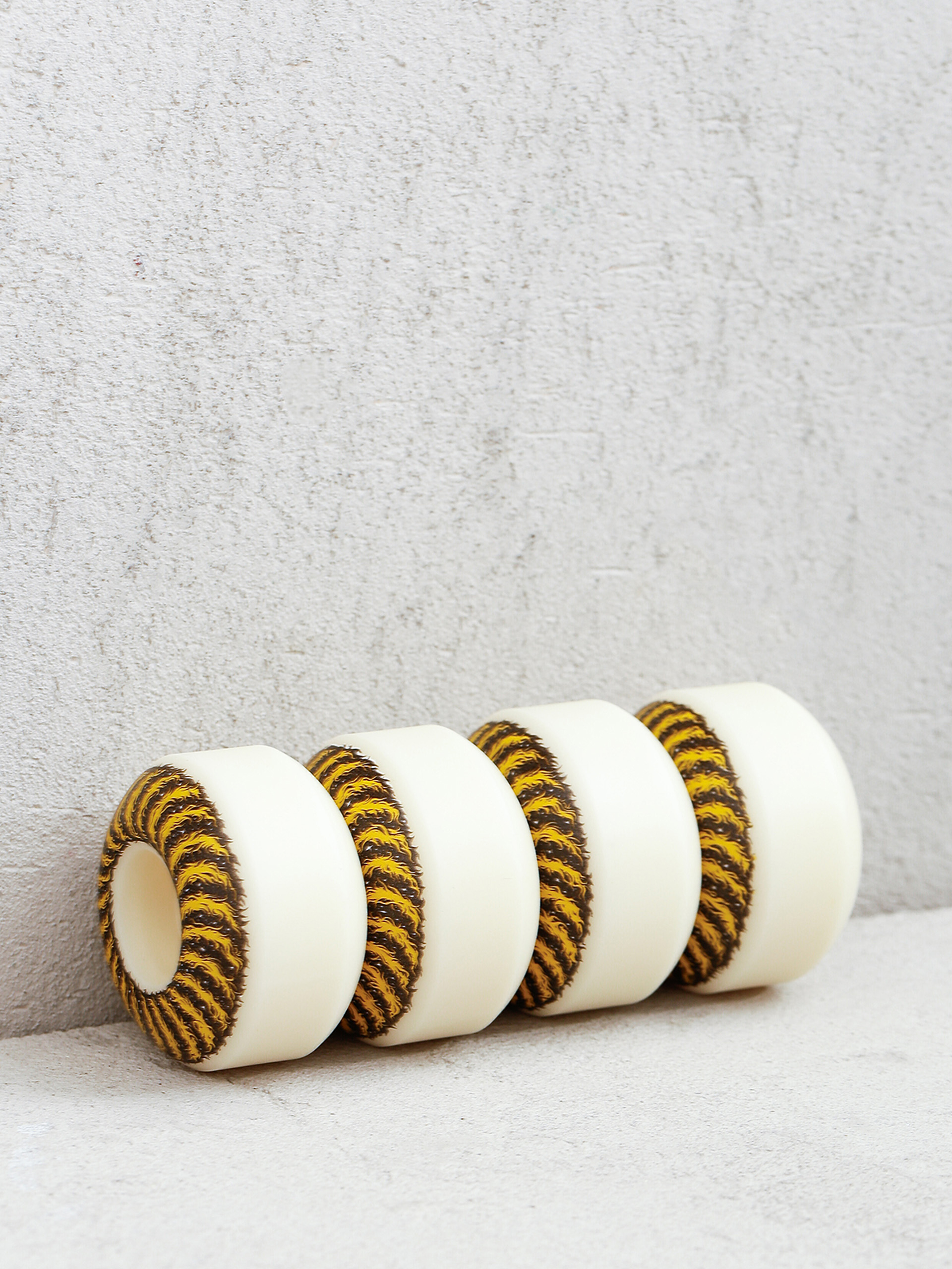 Kolieska Spitfire F4 99D Grimple Furry Classic (white/orange)