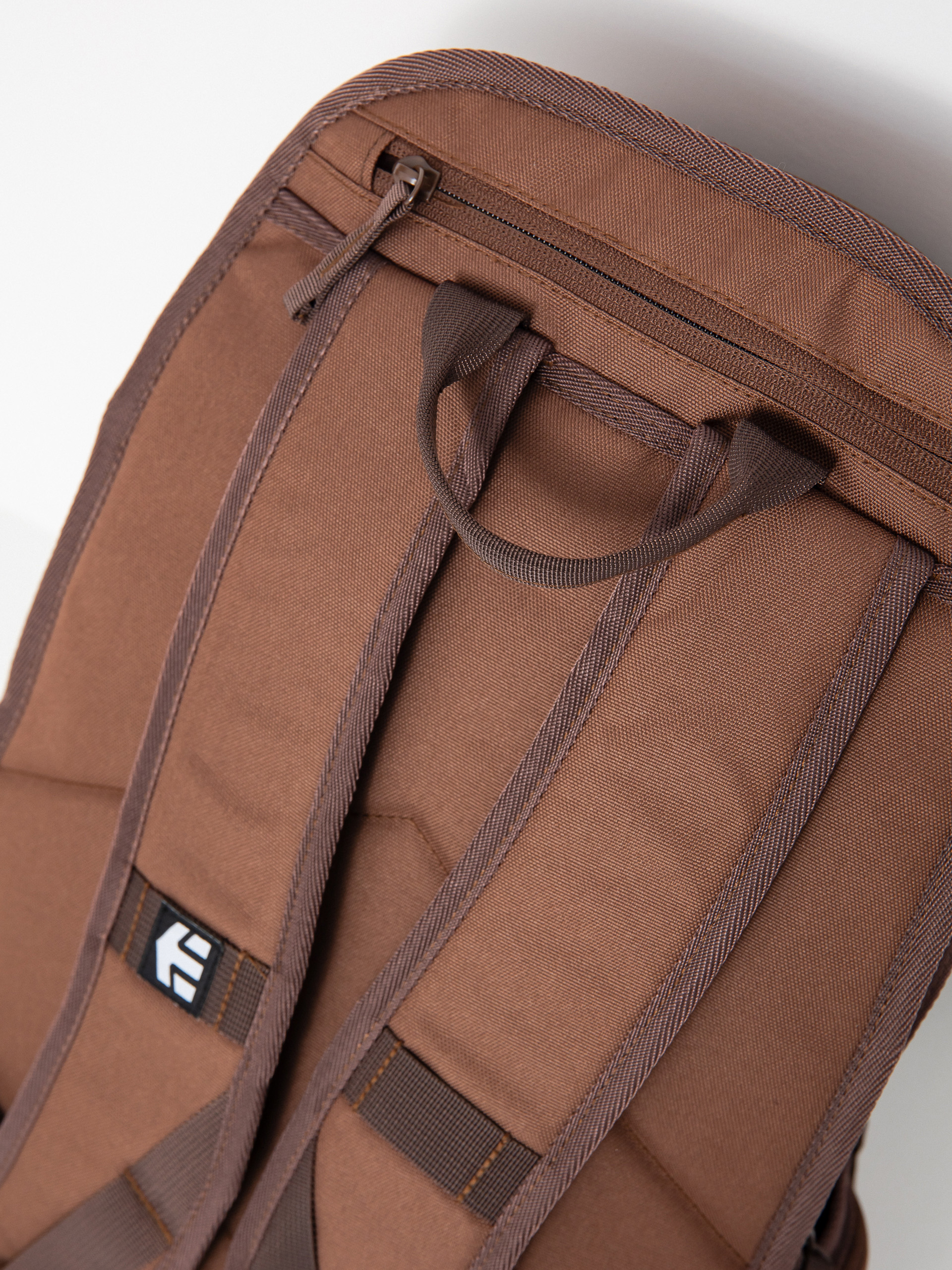 Batoh Etnies Marana (tobacco)