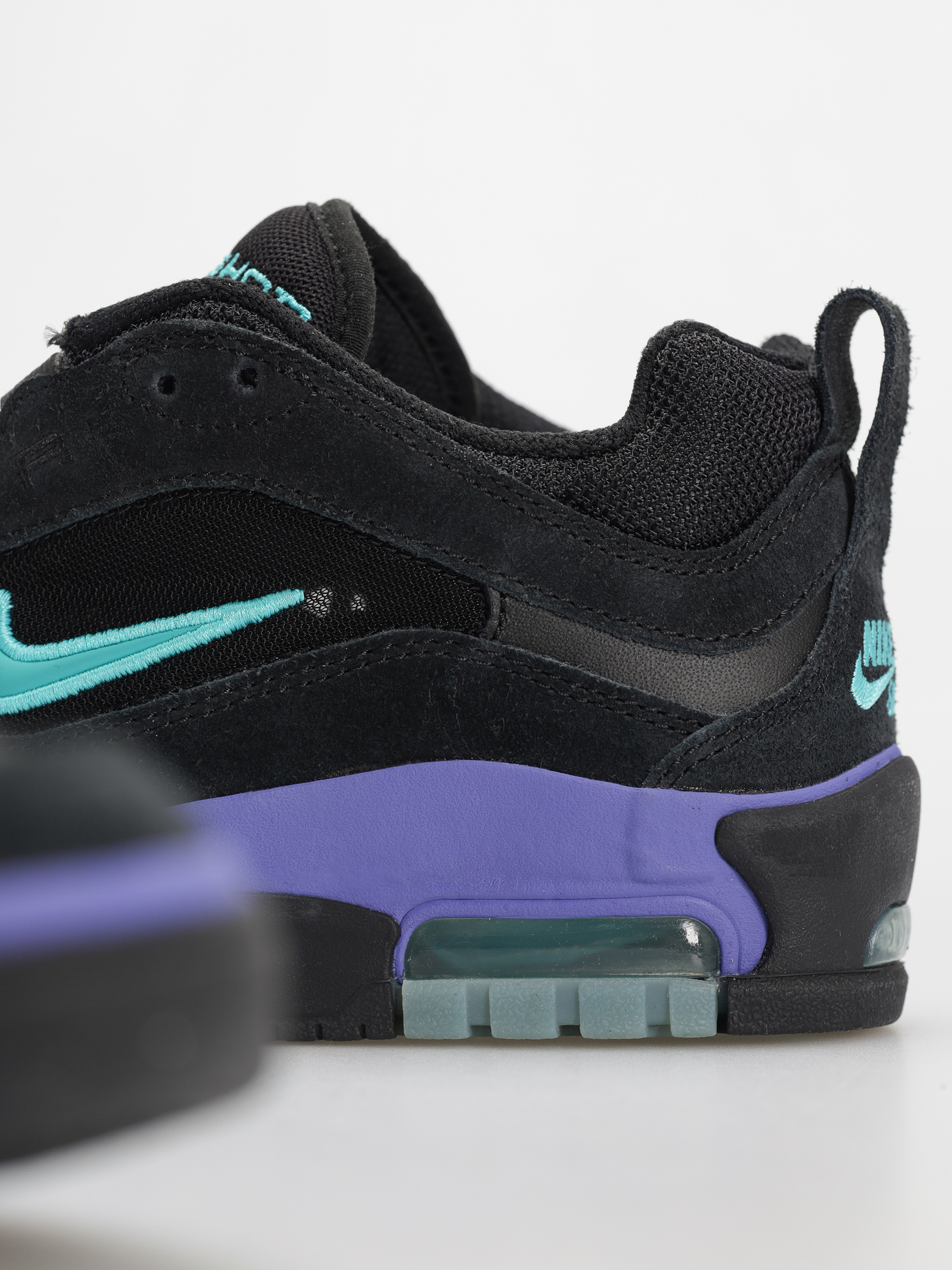 Topánky Nike SB Air Max Ishod (black/dusty cactus black persian violet)