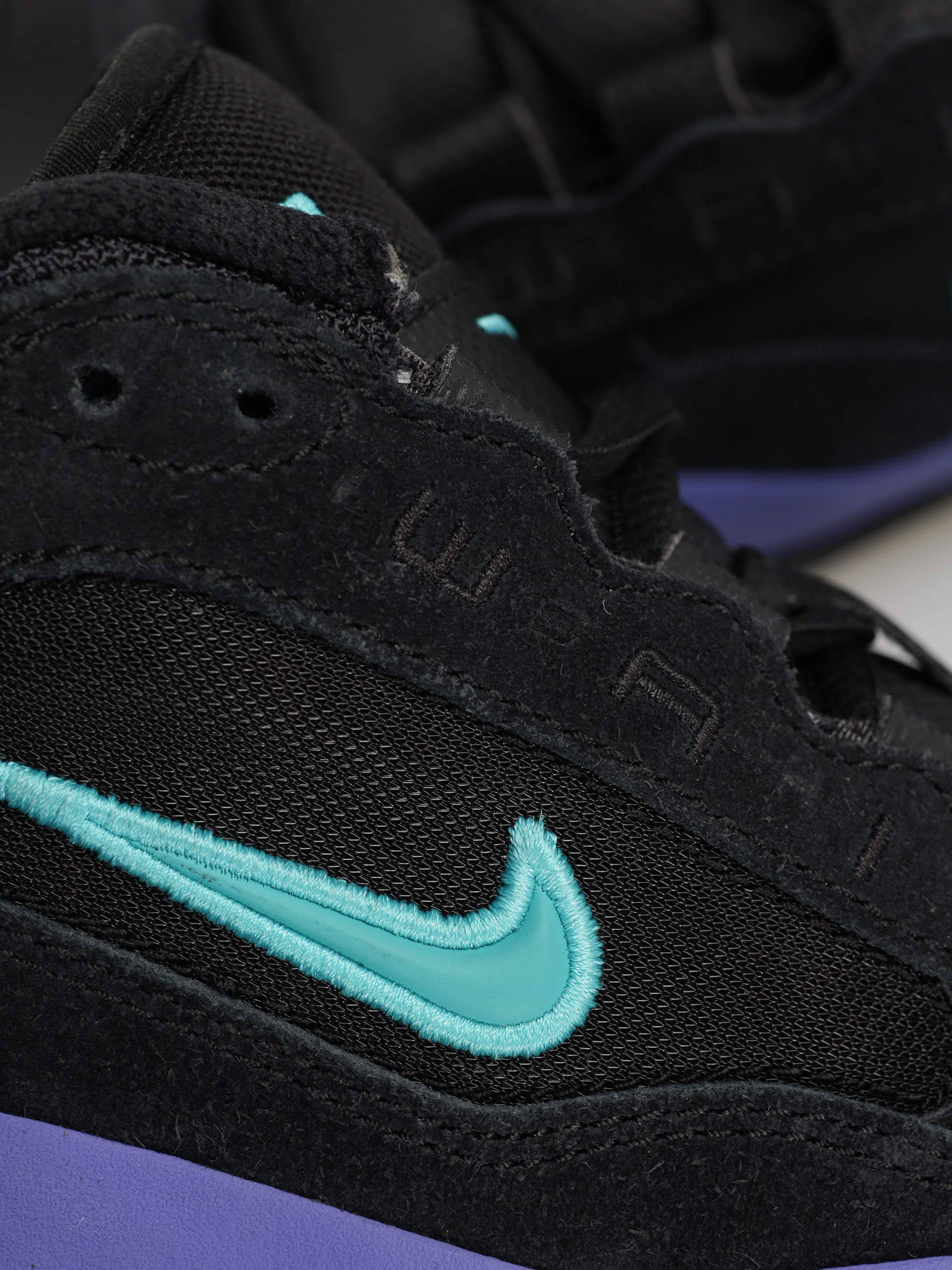 Topánky Nike SB Air Max Ishod (black/dusty cactus black persian violet)