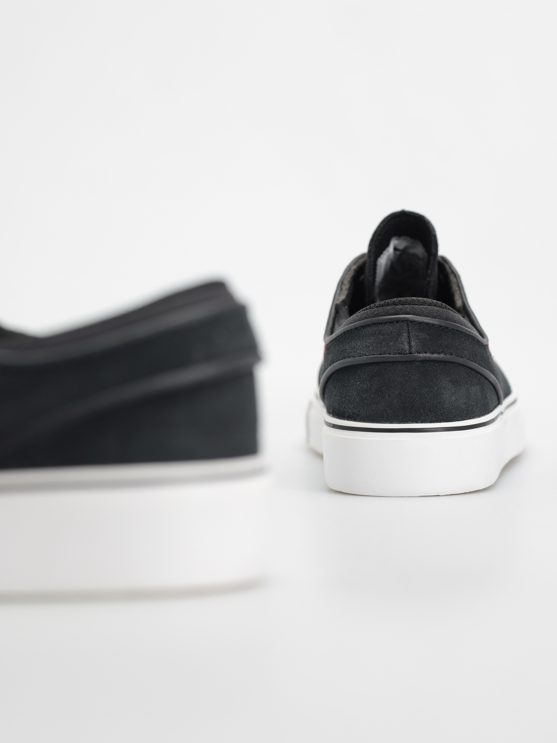 Topánky Nike SB Stefan Janoski JR (black/university red black summit white)