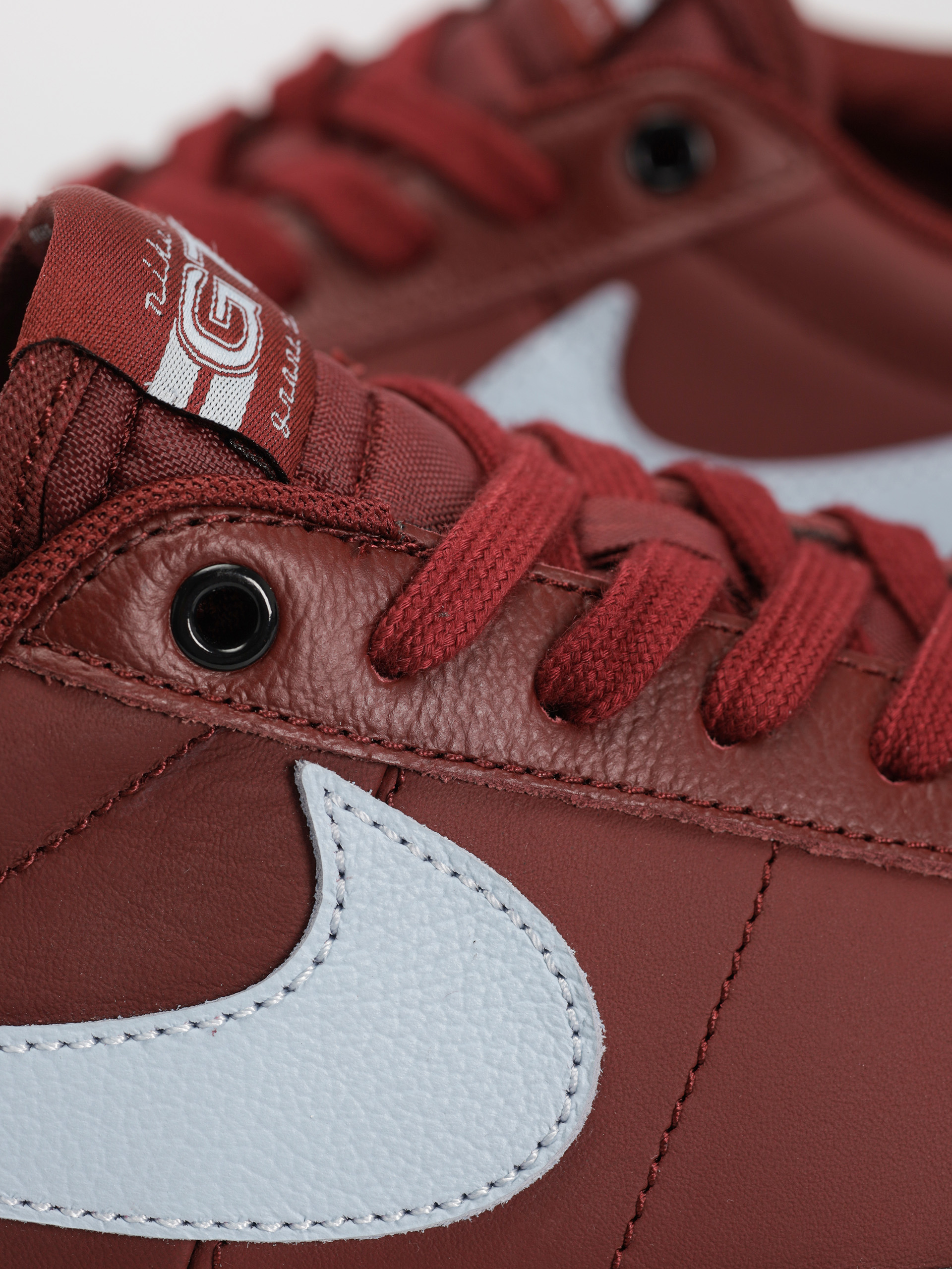 Topánky Nike SB Blazer Low Pro GT (dark team red/lt armory blue)