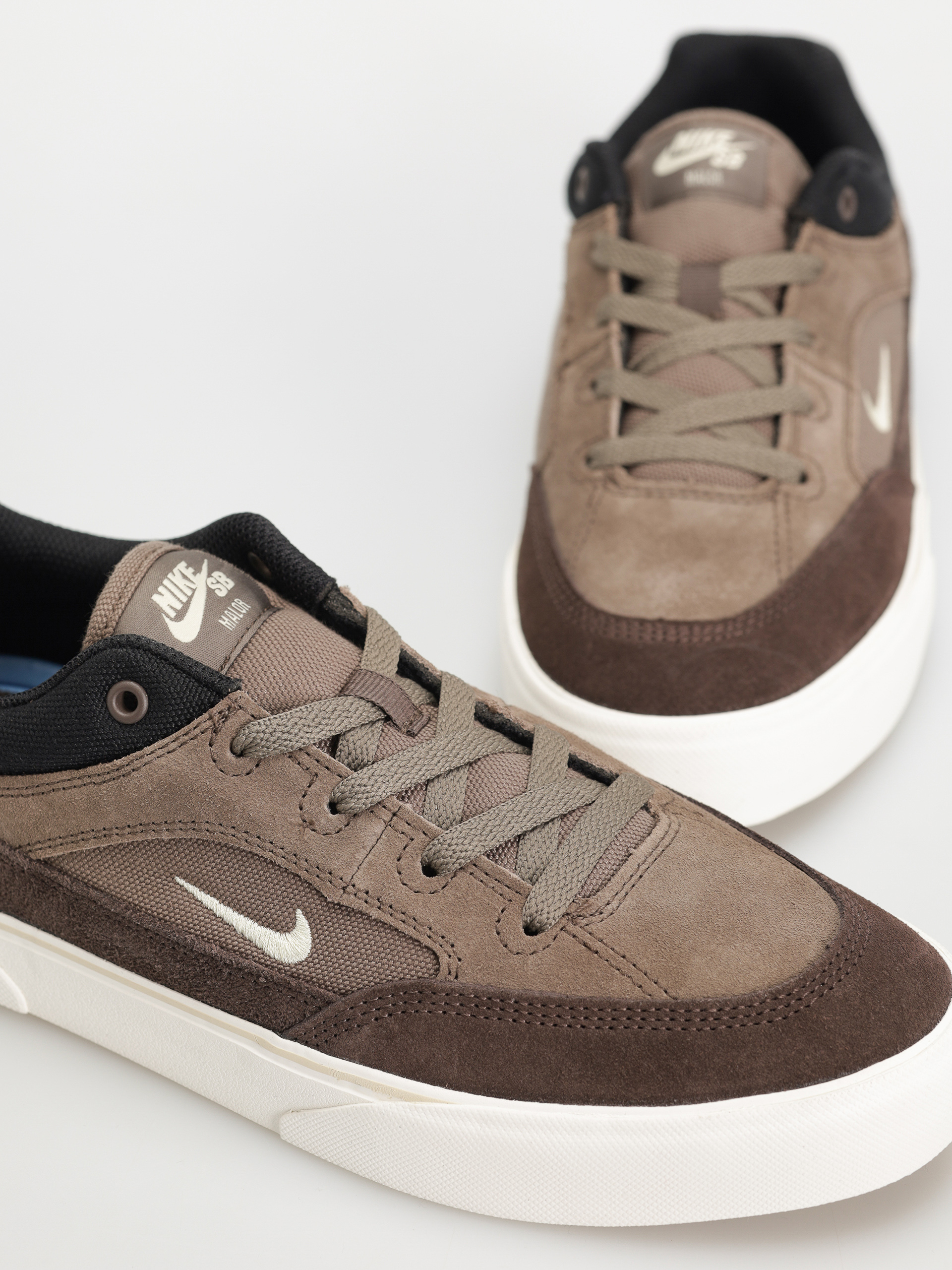 Topánky Nike SB Malor (ironstone/lt khaki baroque brown black)