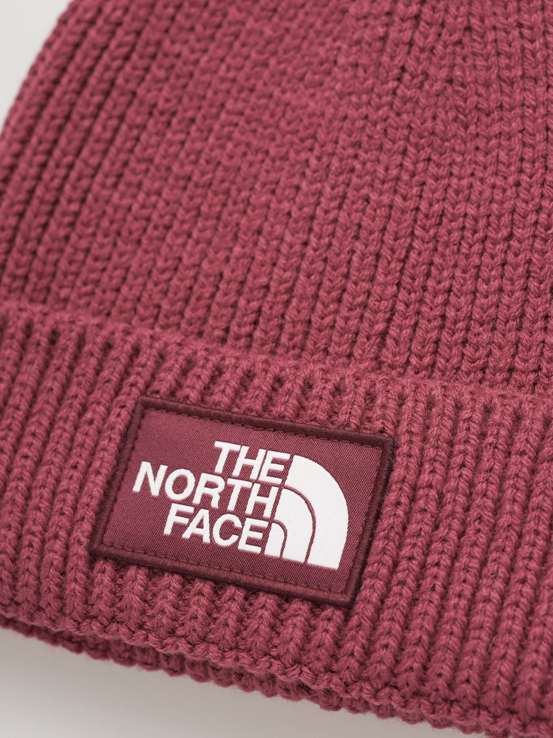 Čiapka The North Face Tnf Logo Box (cyber berry/boysenberry)