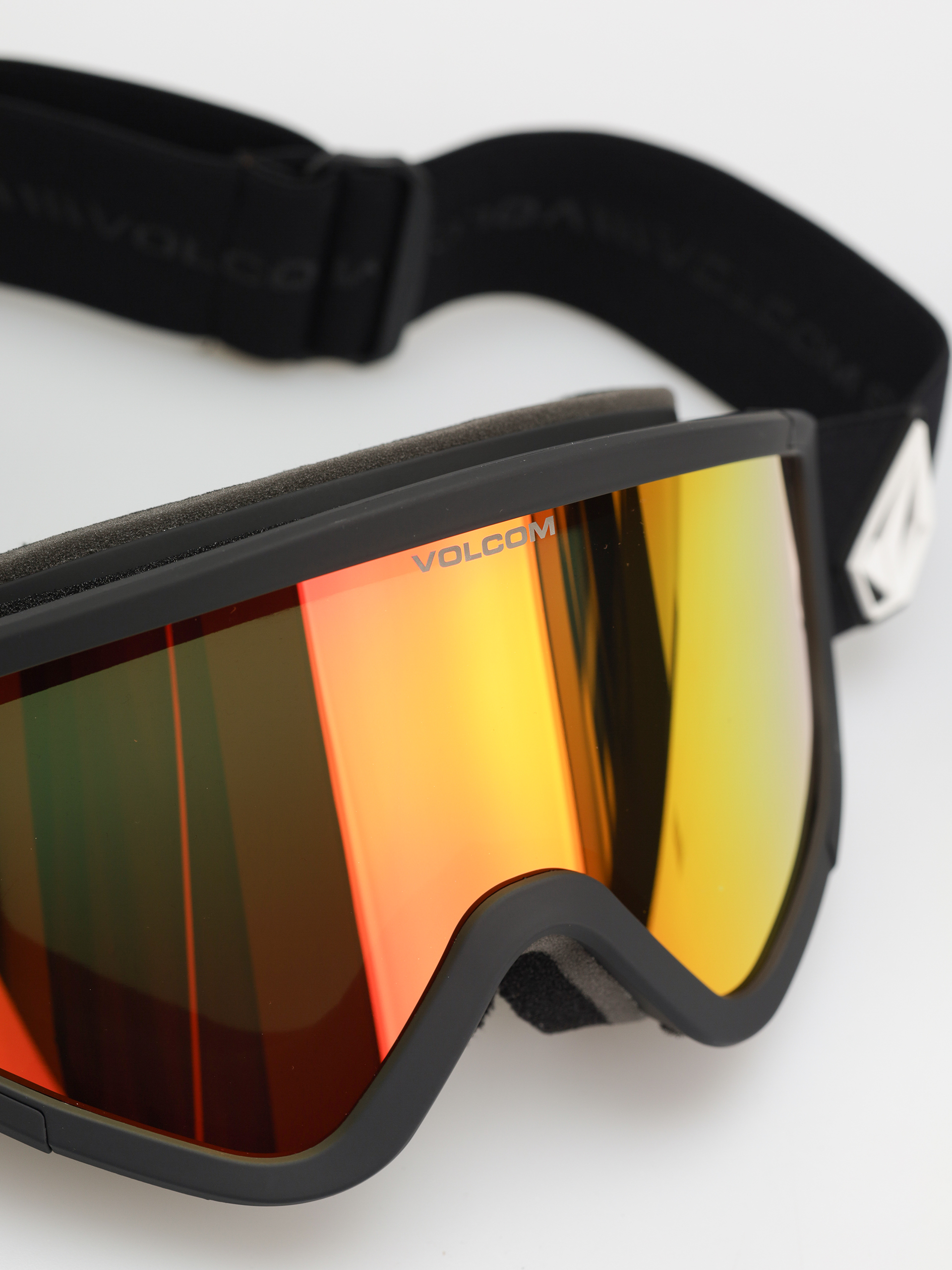 Snowboardové okuliare Volcom Attunga (matte black/red chrome+bl yellow)