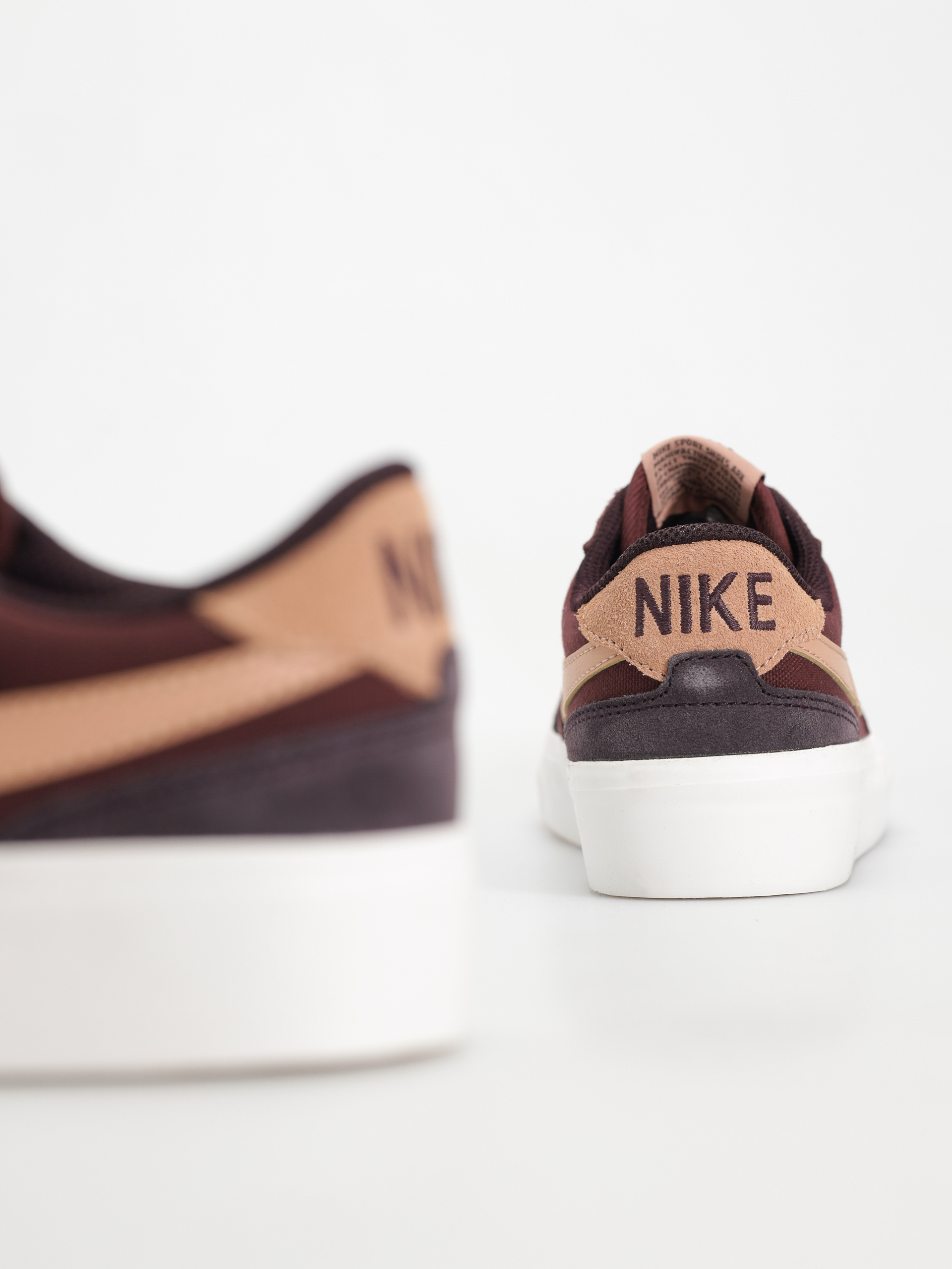 Topánky Nike SB Zoom Pogo Plus (burgundy crush/dusted clay burgundy ash)