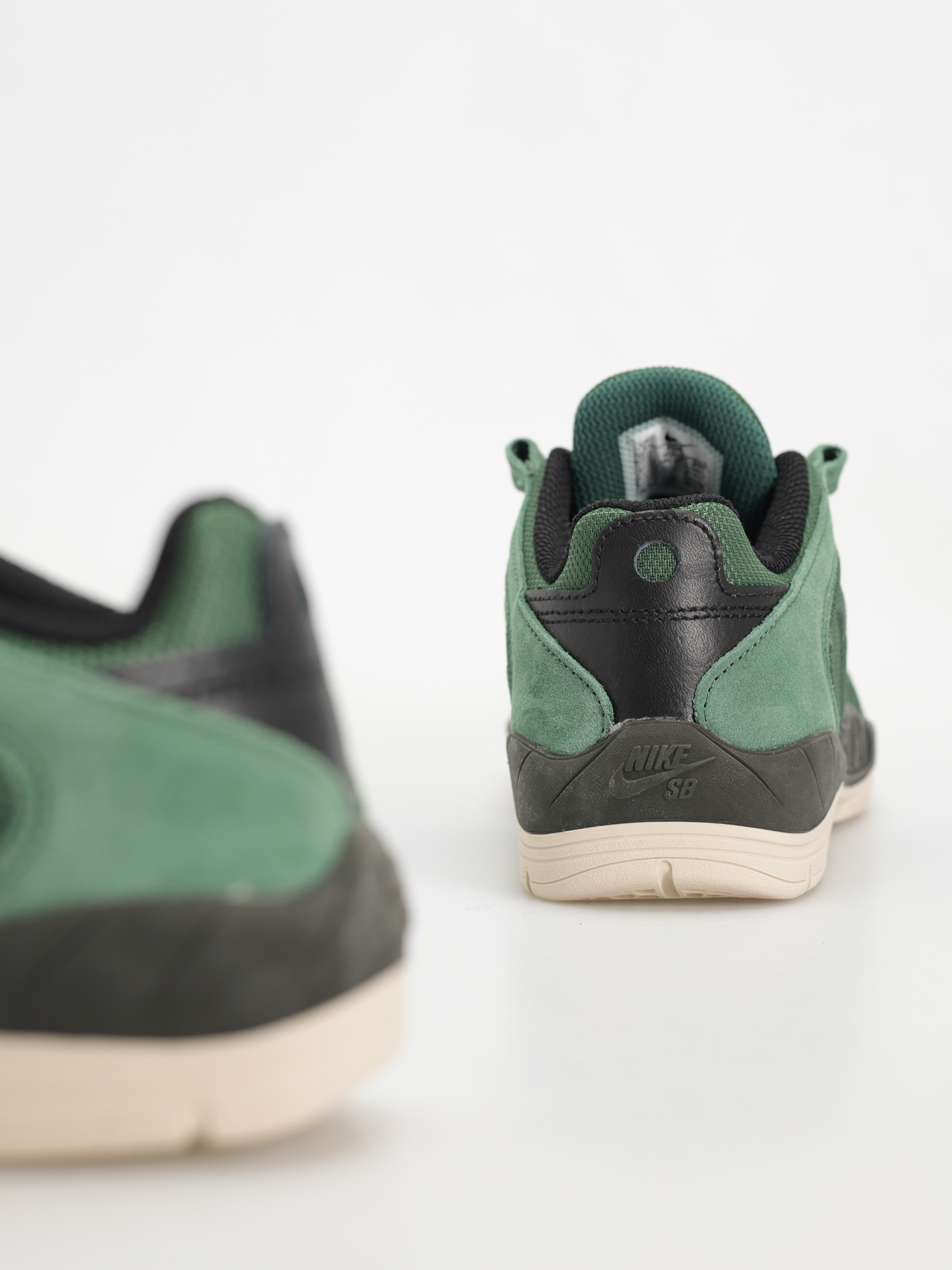 Topánky Nike SB Vertebrae (fir/black sequoia lt orewood brn)