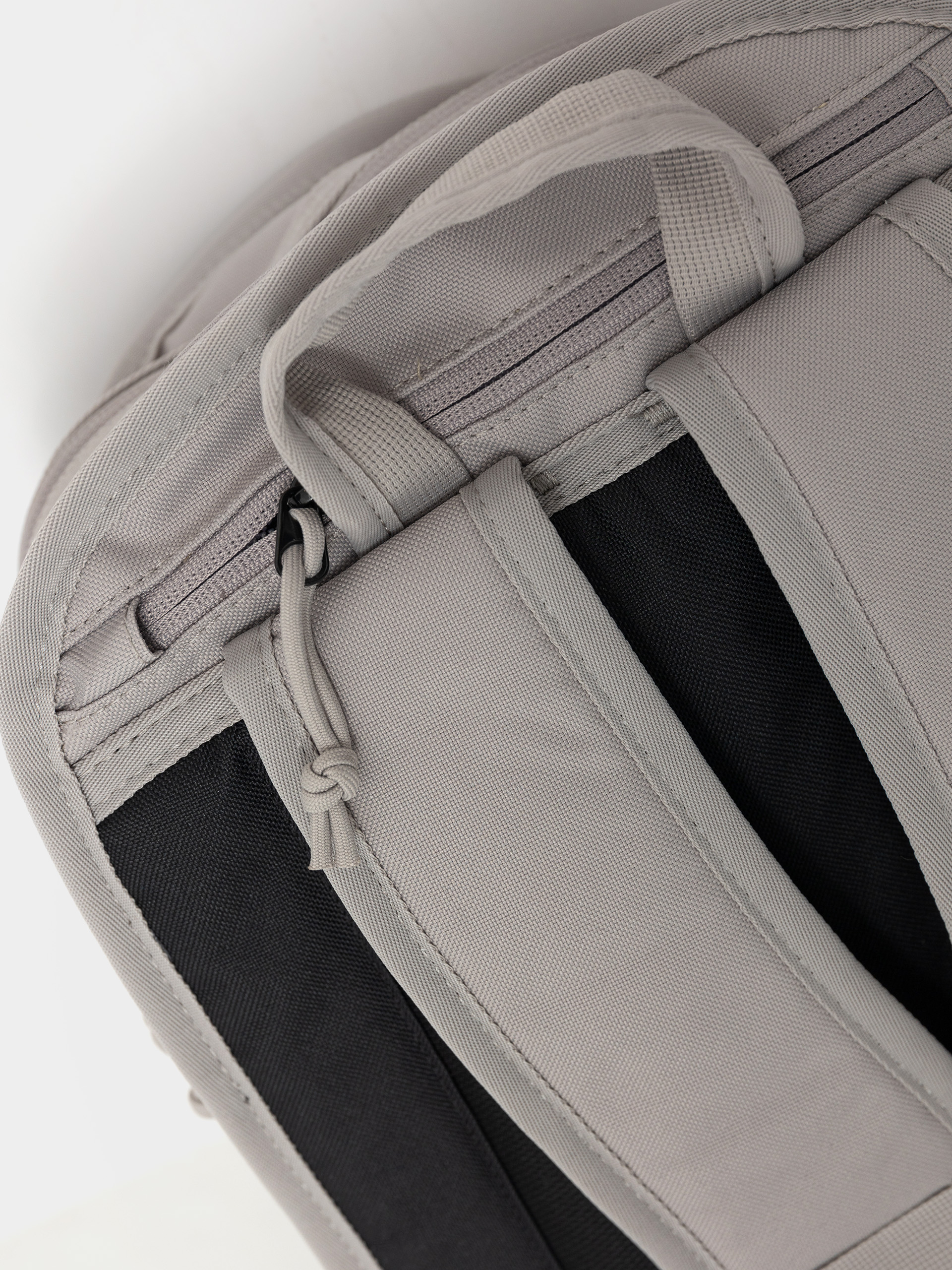 Batoh Nike SB RPM (college grey/black/summit white)