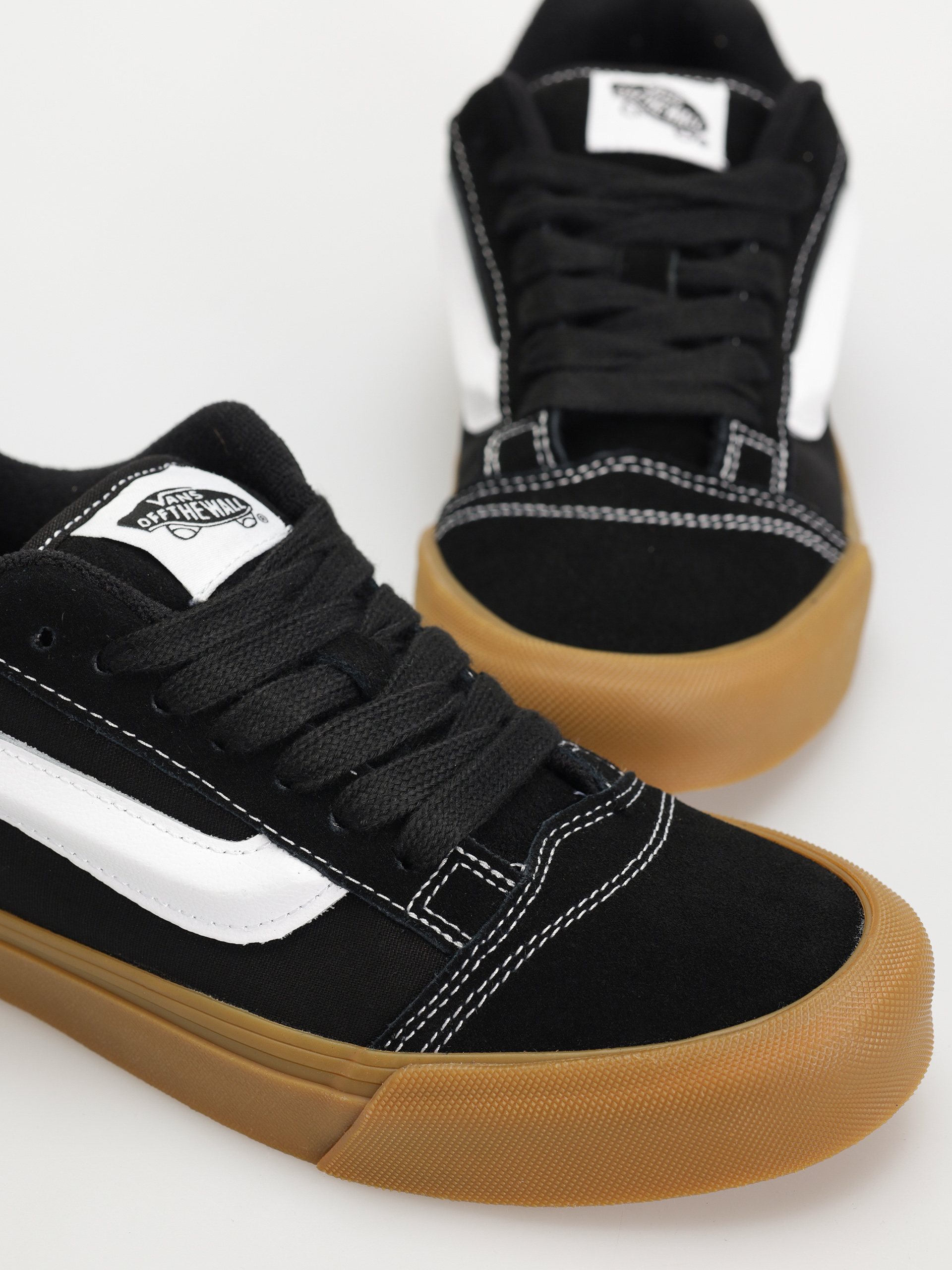 Topánky Vans Knu Skool (black/gum)