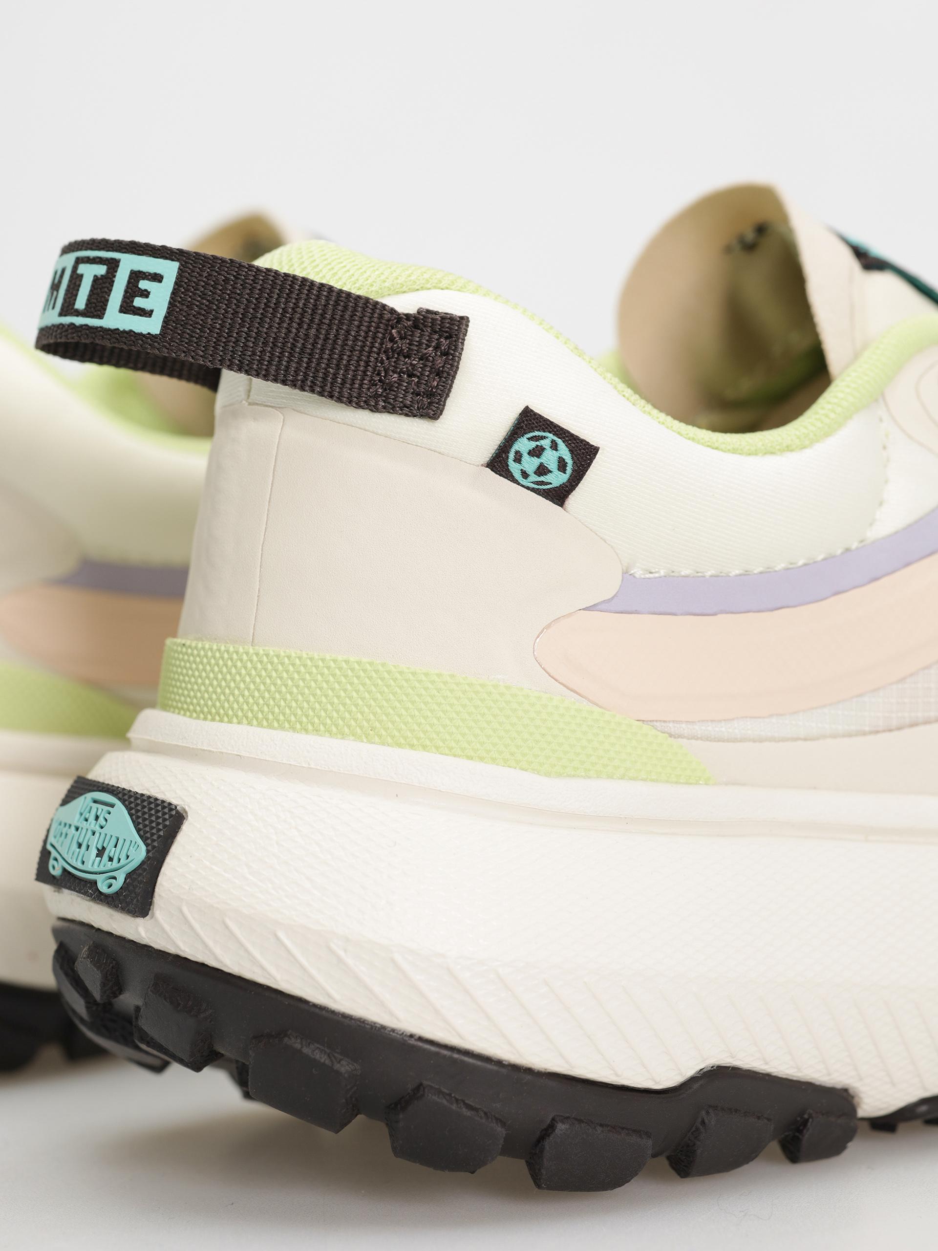 Topánky Vans Mte Crosspath (natural/multi)