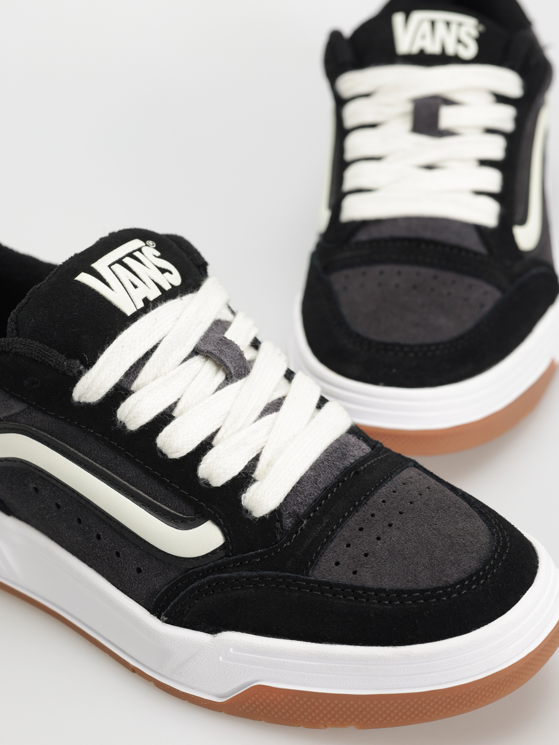 Topánky Vans Hylane (nineties black)