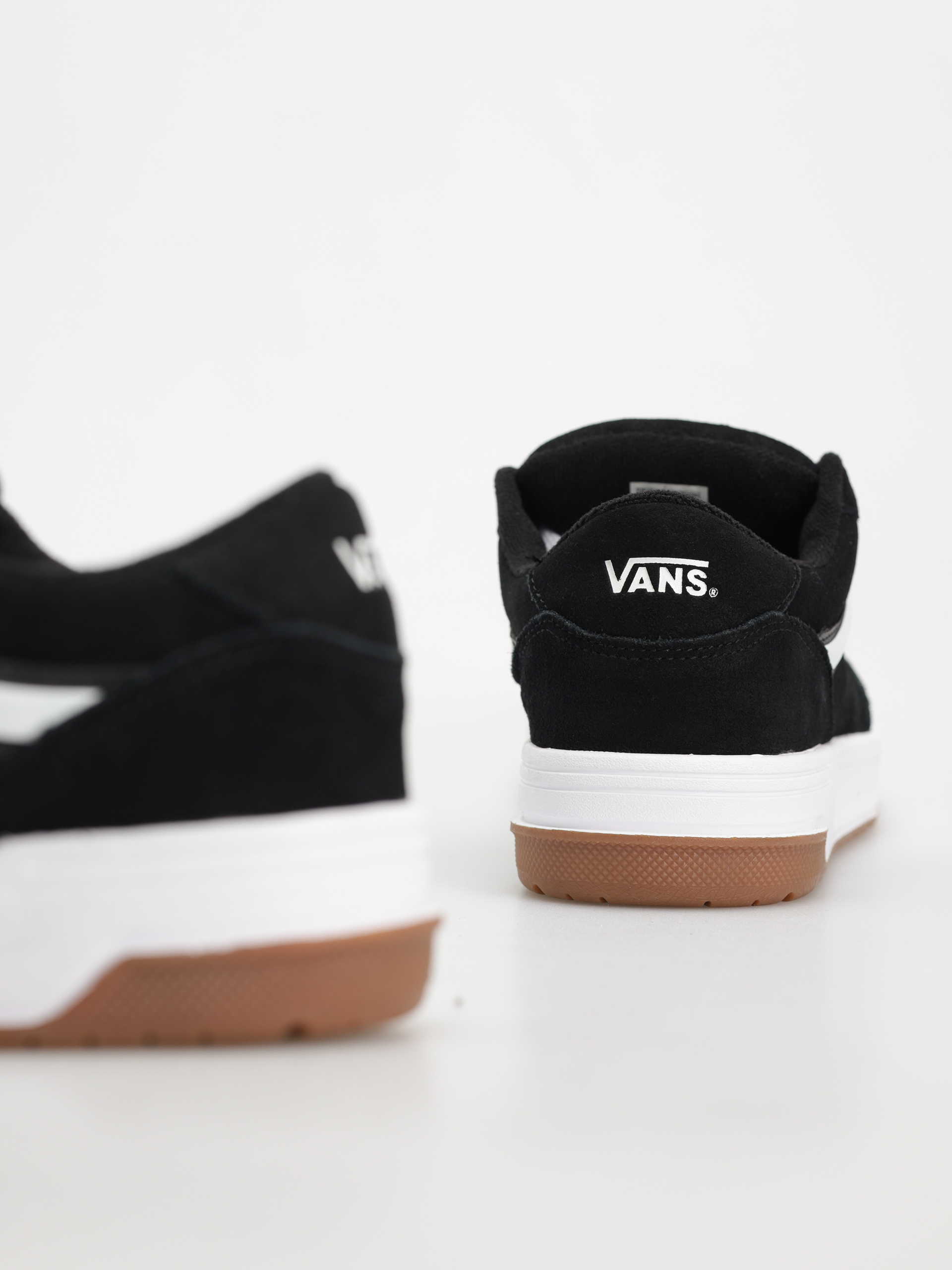 Topánky Vans Hylane (black/white/gum)
