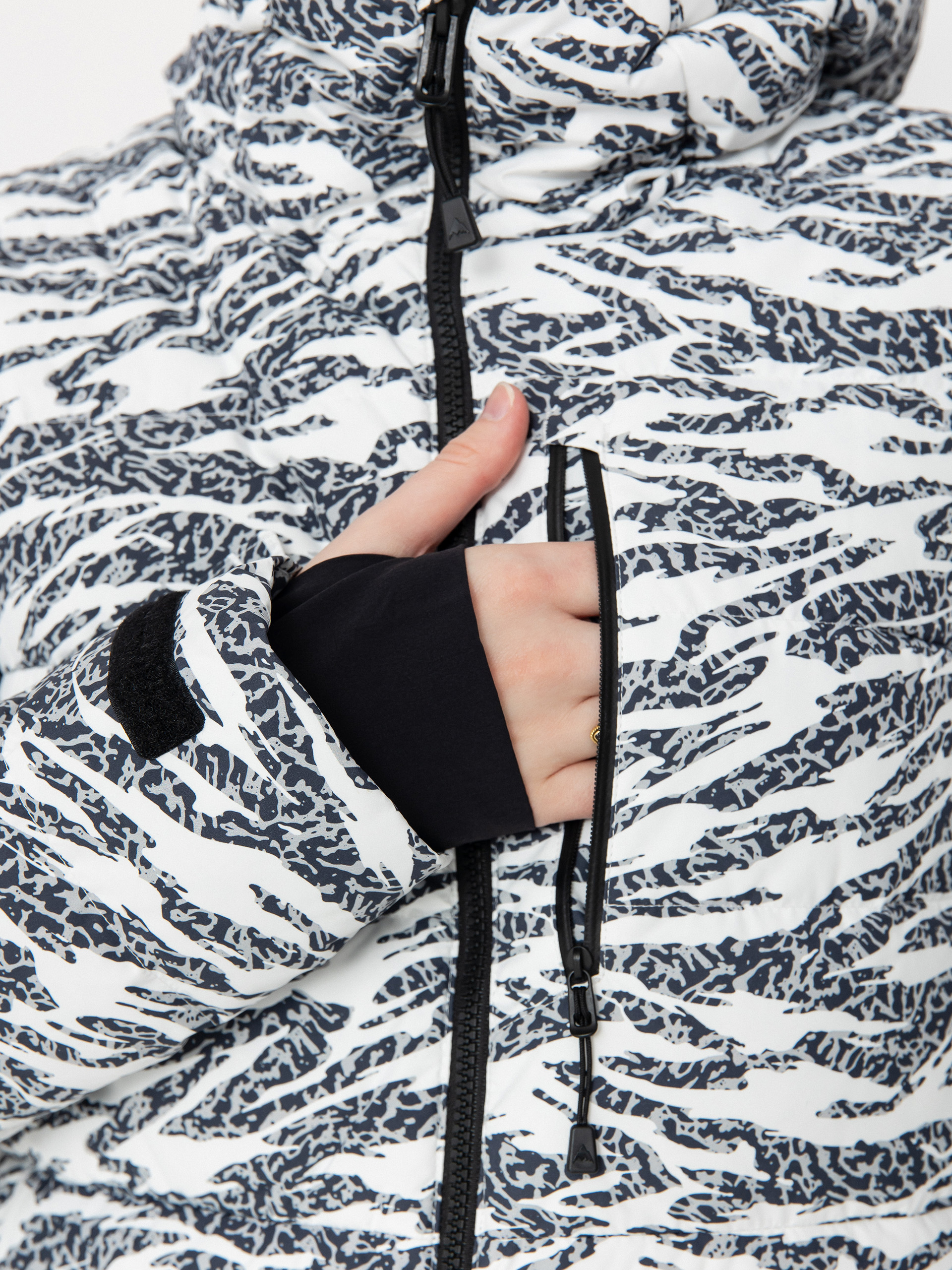 Dámska Snowboardová bunda Burton Loyil Down (zebra camo)