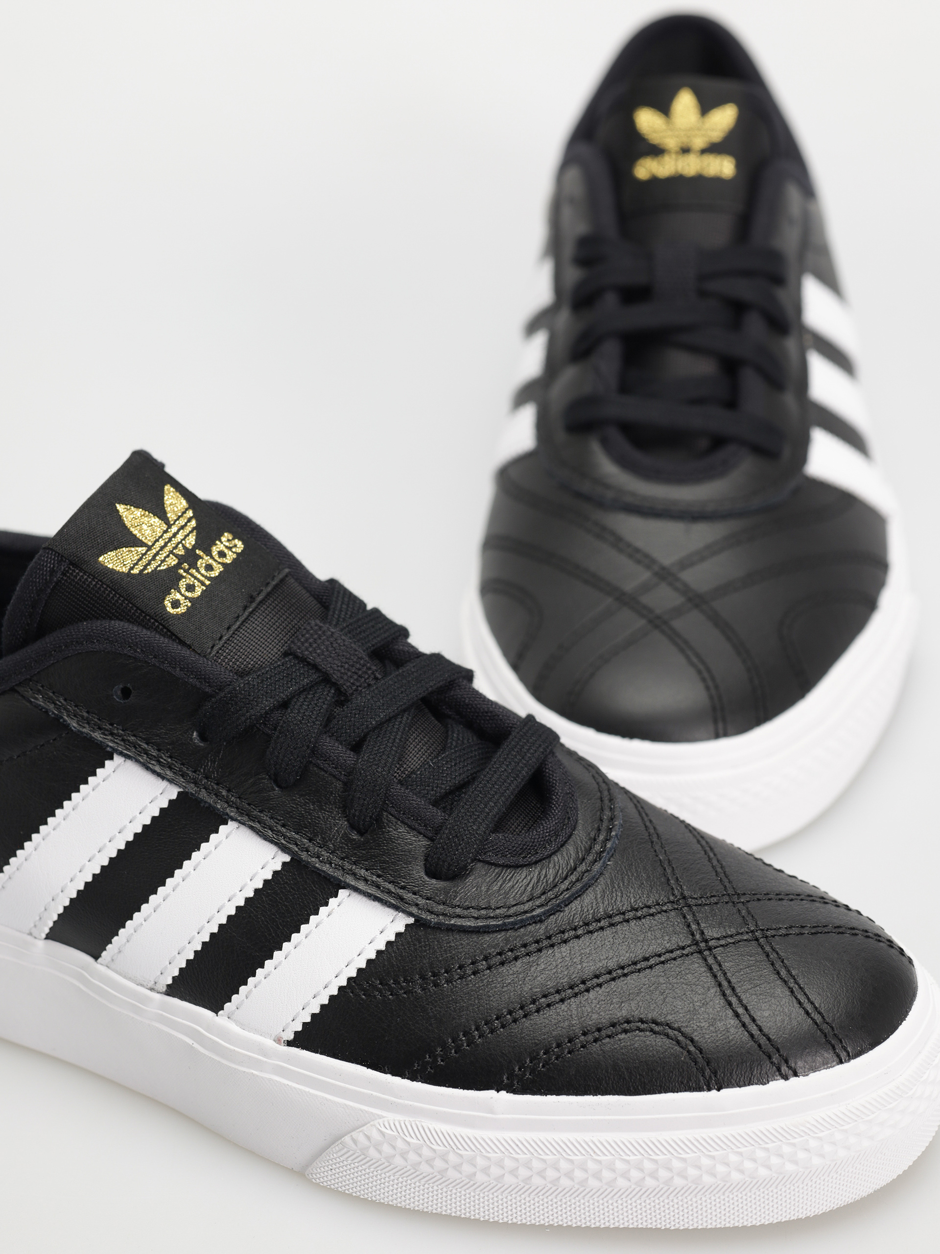 Topánky adidas Adi Ease (cblack/ftwwht/goldmt)