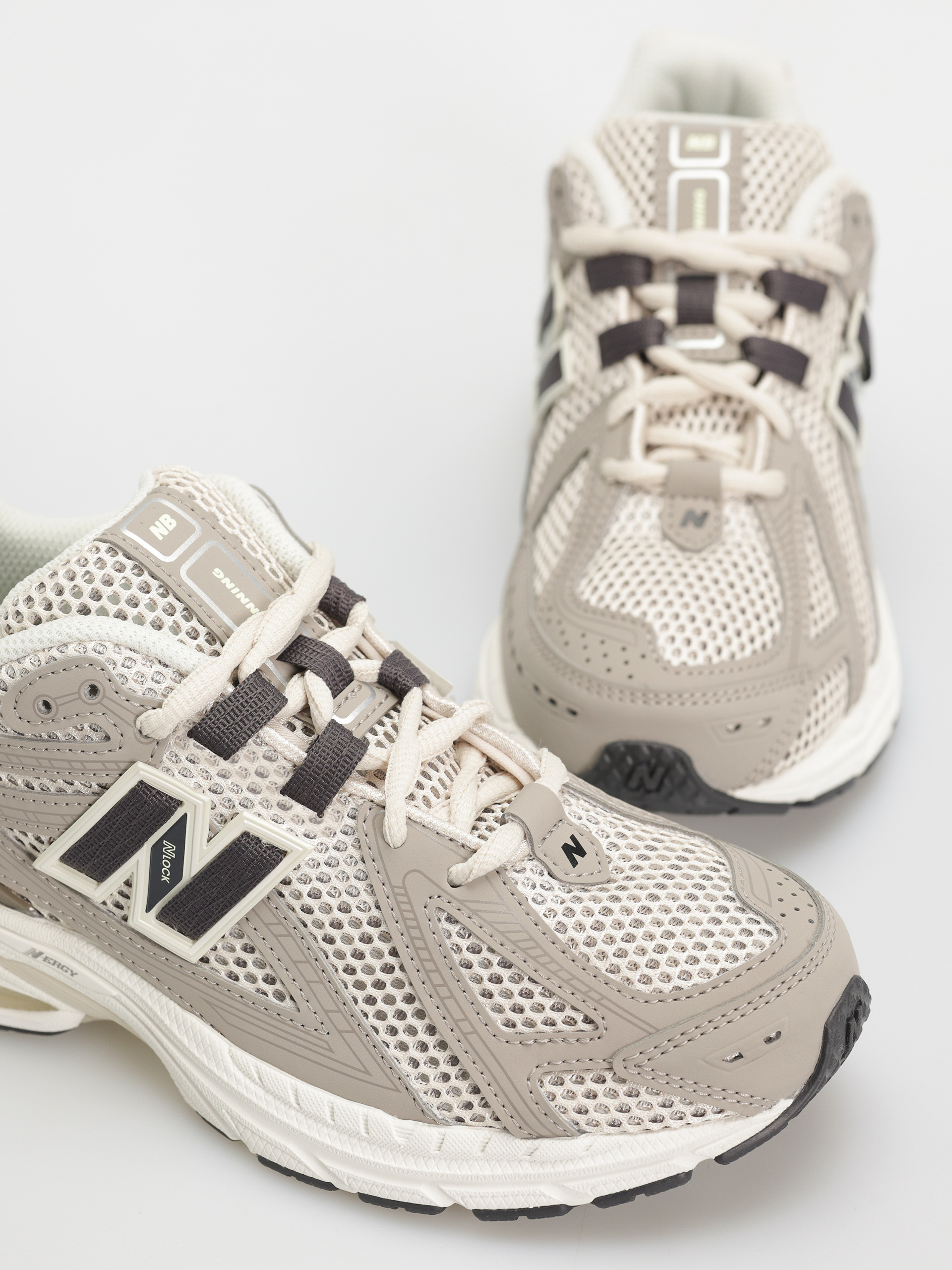 Topánky New Balance 1906 JR (arid stone)