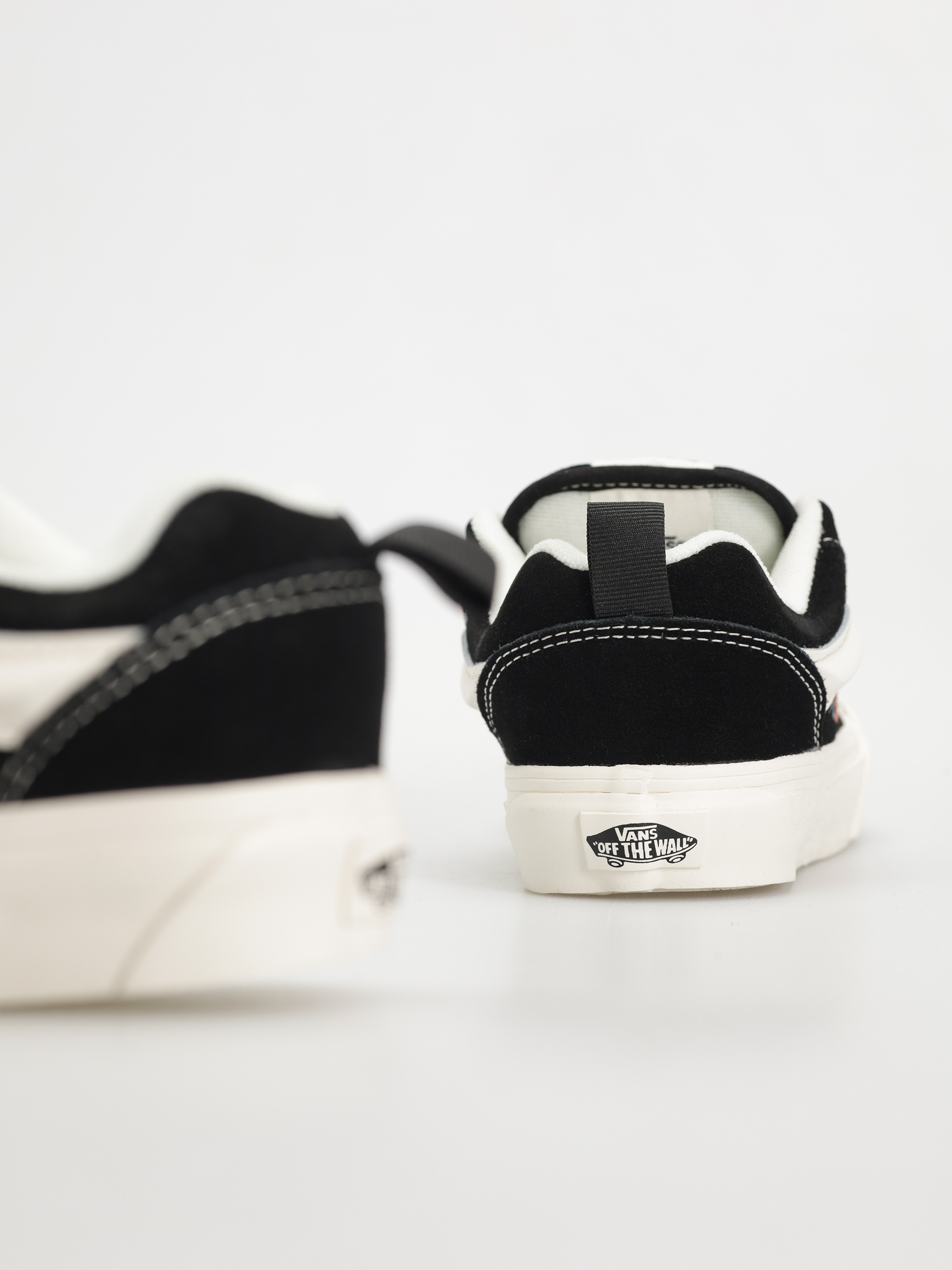 Topánky Vans Knu Skool (black floral)