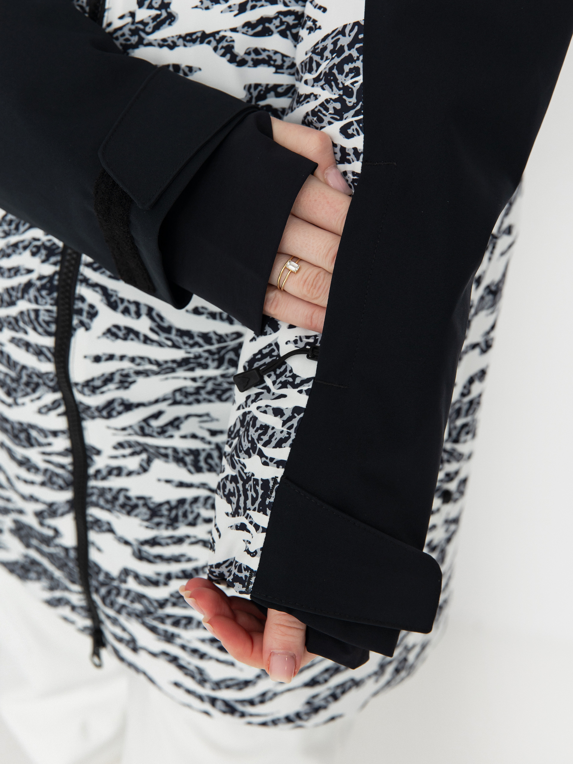 Dámska Snowboardová bunda Burton Prowess 2.0 (true black/zebra camo)