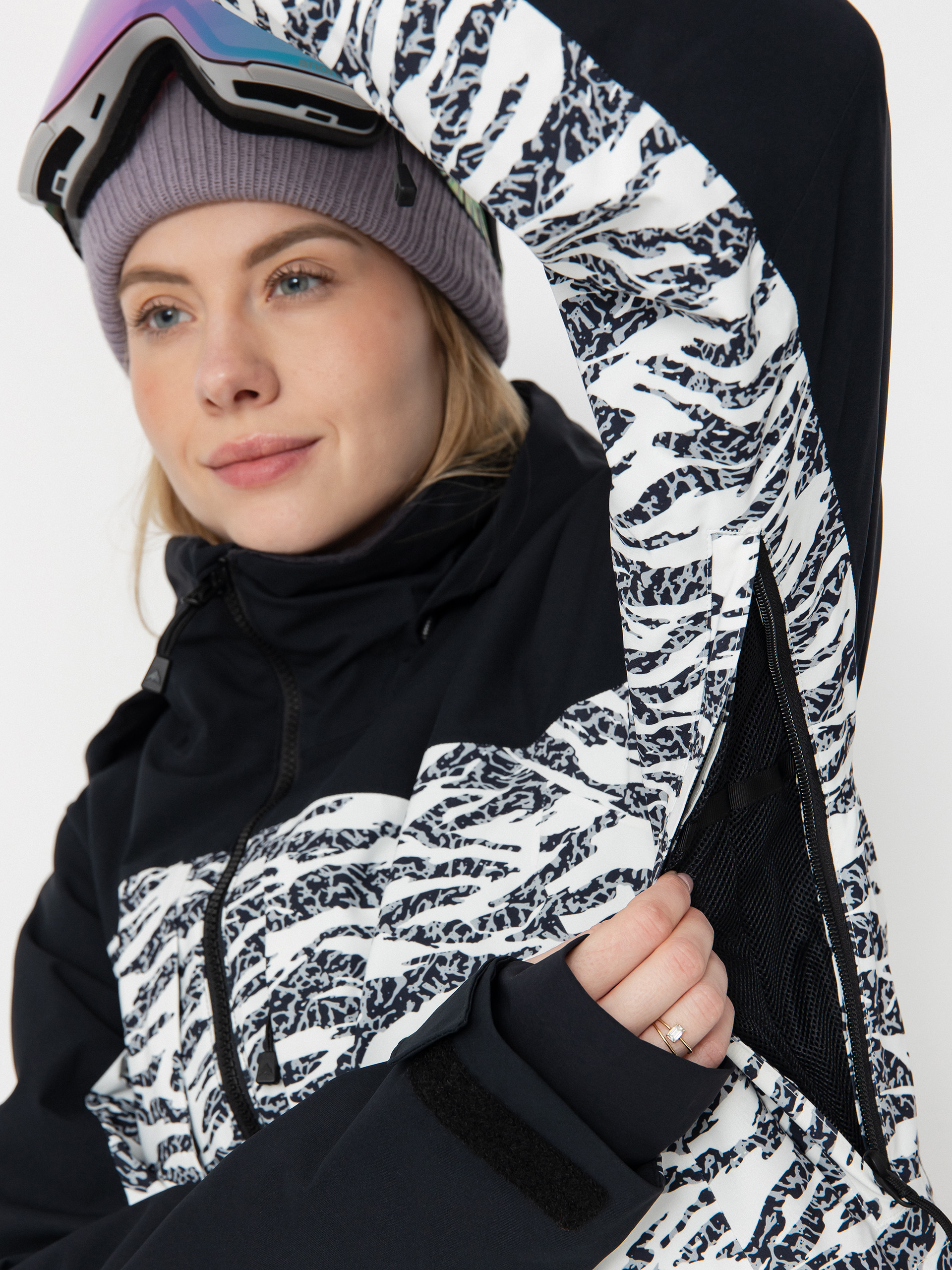 Dámska Snowboardová bunda Burton Prowess 2.0 (true black/zebra camo)