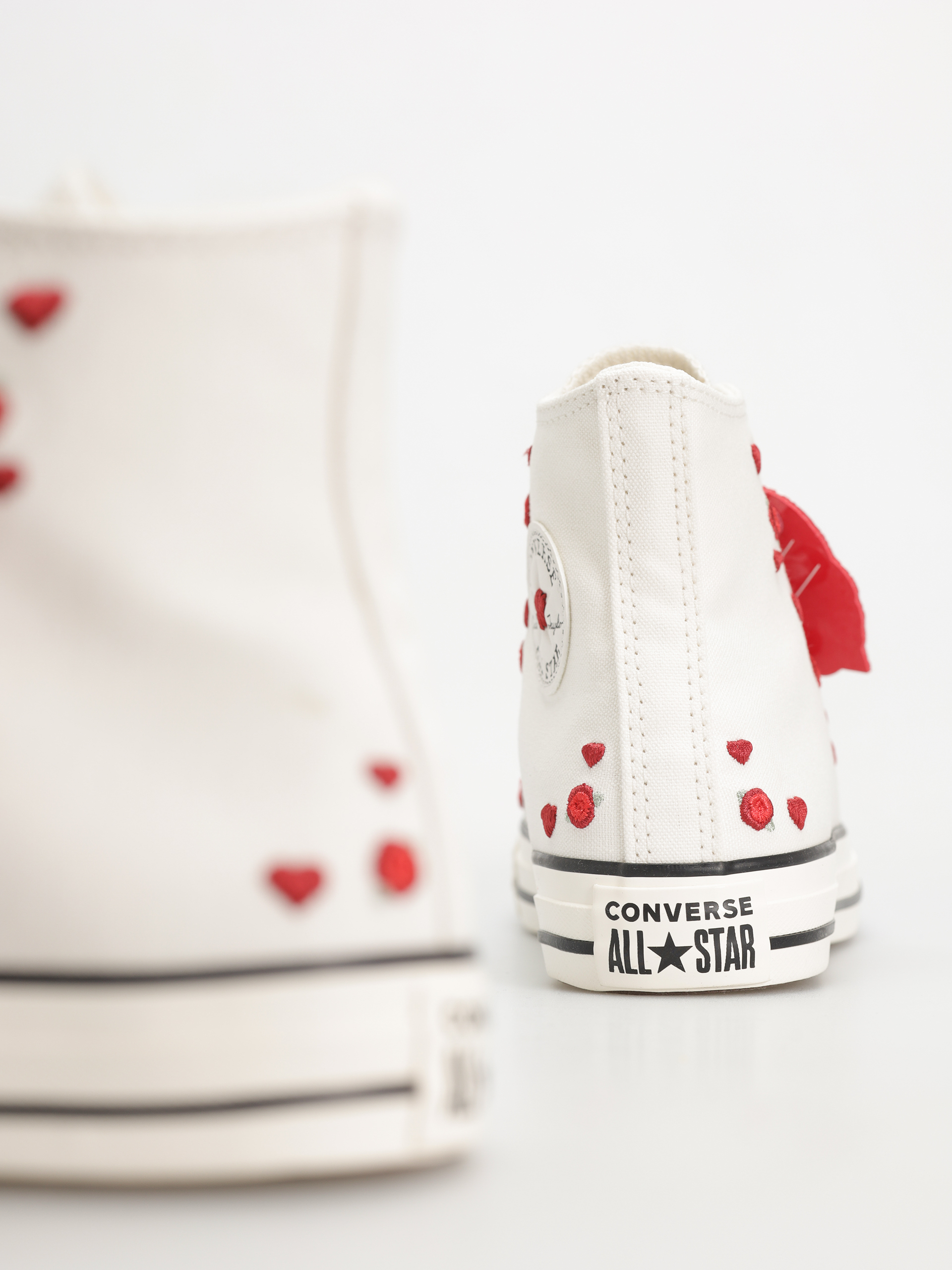 Tenisky Converse Chuck Taylor All Star Hi Wmn (vintage white/red/egret)