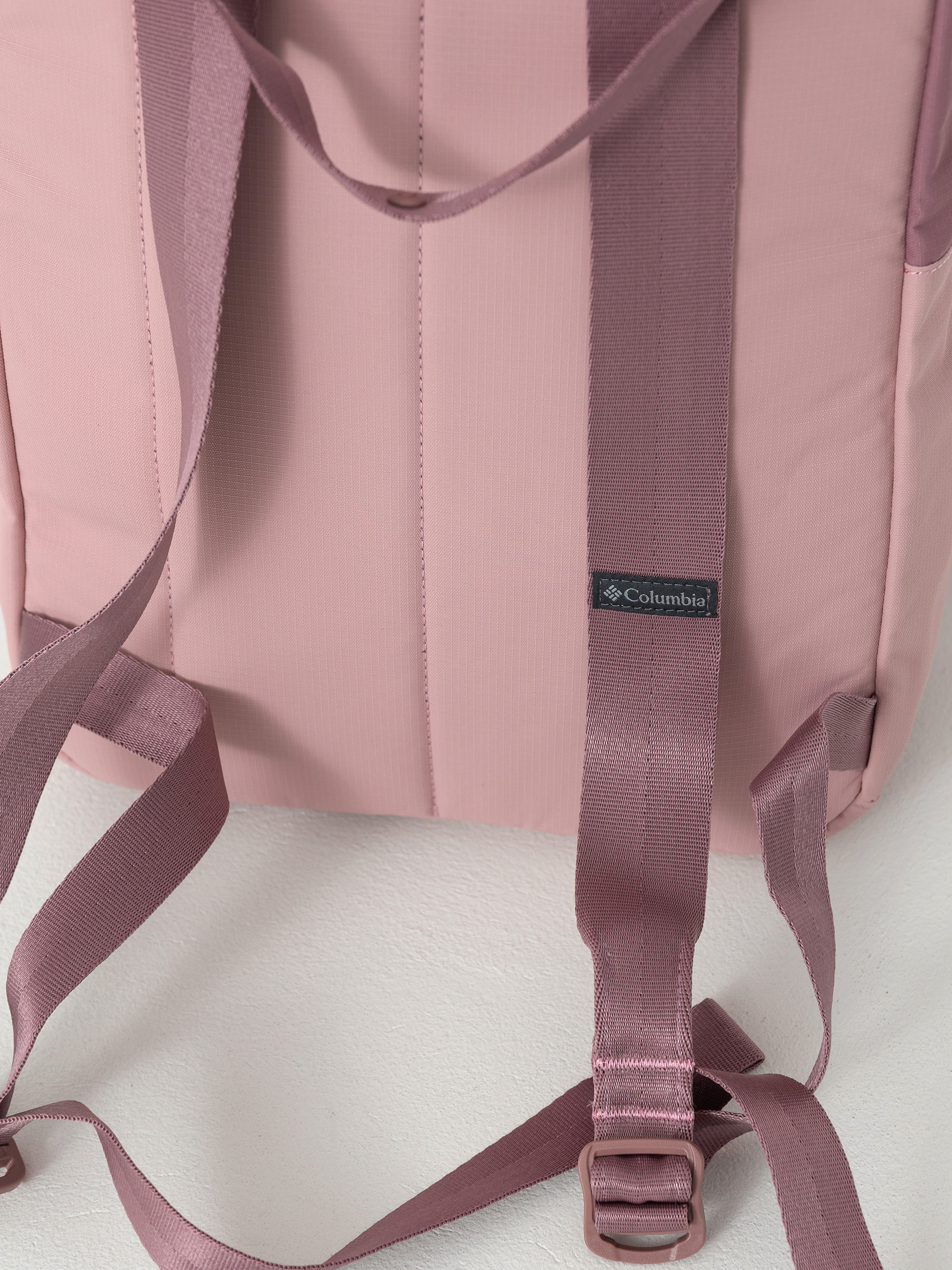 Batoh Columbia Trail Traveler 18L (fig/eraser pin)