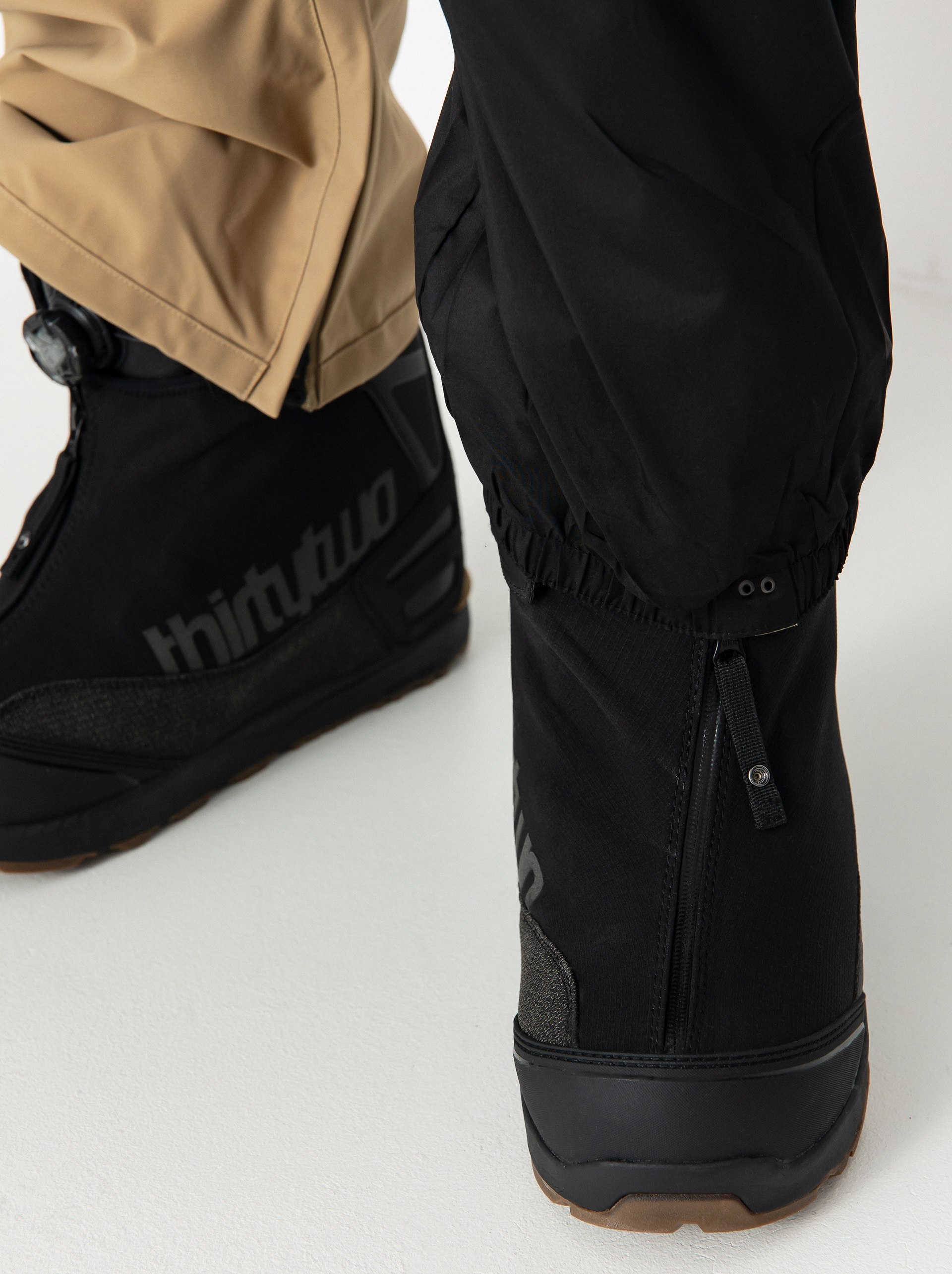 Pánske Snowboardové nohavice ThirtyTwo Basement Bib (khaki)