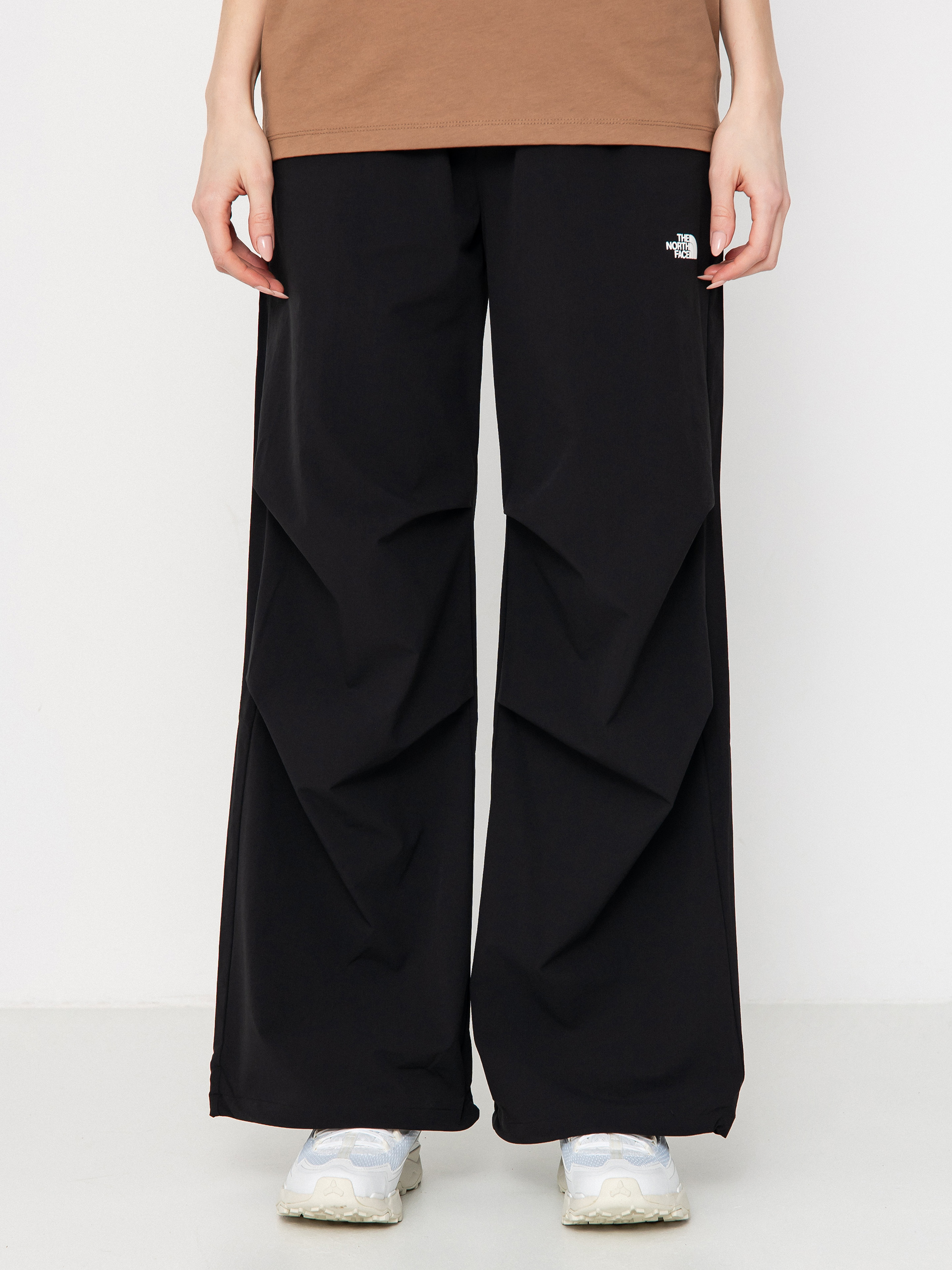 Nohavice The North Face Woven Wmn (tnf black)